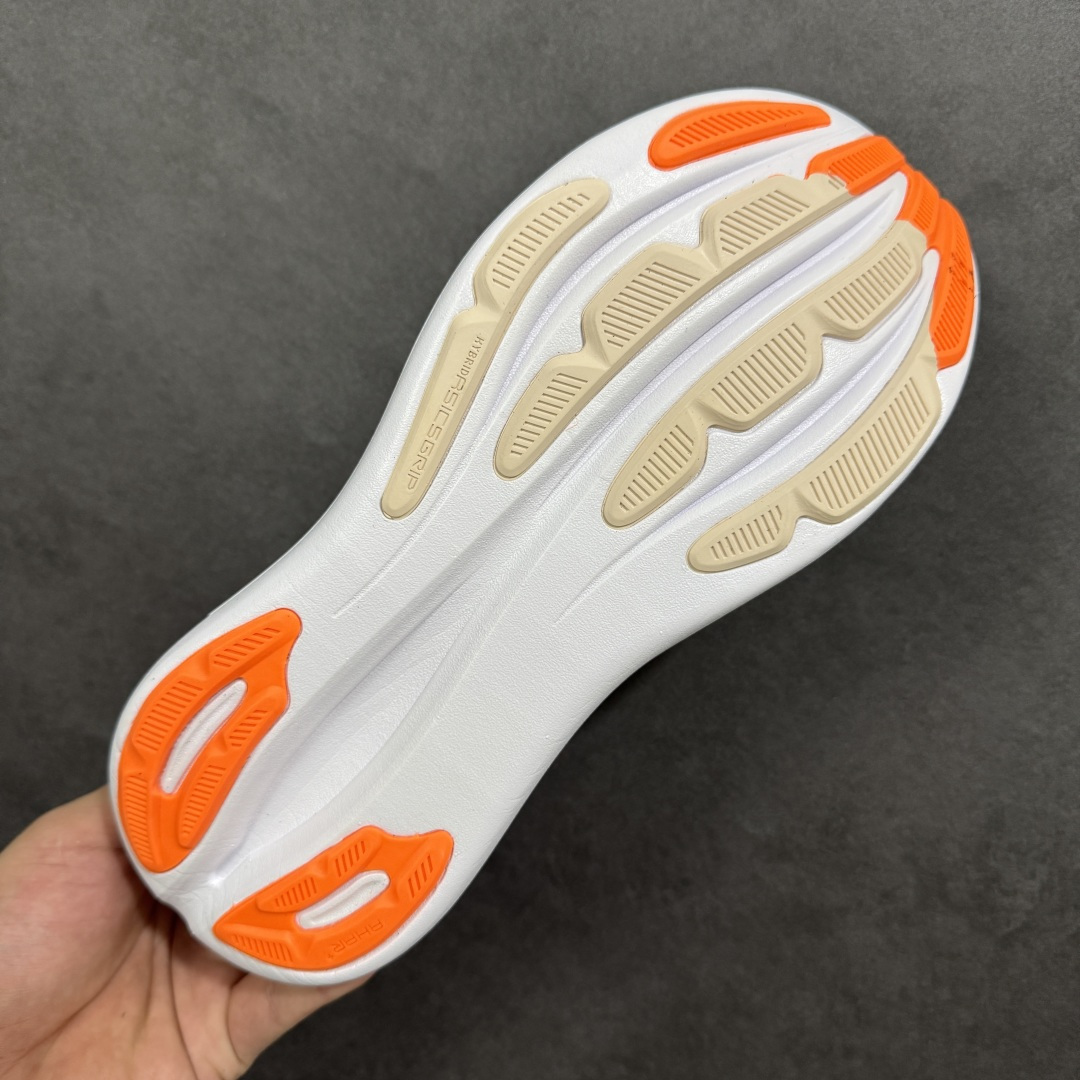 图片[9]-【公司级】Asics Gel-Nimbus 28 舒适防滑耐磨低帮休闲跑步鞋 鞋底采用了轻质发泡材料 并在后跟和前掌处采用了ASICS亚瑟士核心科技-GEL缓震胶 赋予鞋款强大的缓冲性能 提供了更柔软舒适的穿着体验 而在原有设计的启发之上 此次鞋款采用更贴合当今潮流趋势的材料和创新技术 展现出纽约充满活力的都市精神 货号：1011C127-100 尺码：36 37 37.5 38 39 39.5 40.5 41.5 42 42.5 43.5 44 45 46 47 编码：AMB250260-选品中心