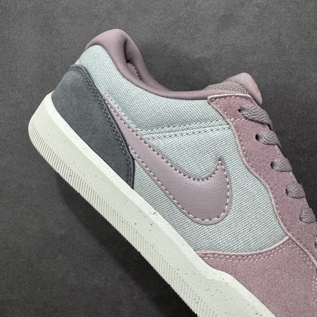 图片[6]-【公司级】Nike SB Force 58 是一款结合了经典篮球元素与滑板功能的鞋款。鞋身采用帆布、麂皮与冲孔细节，致敬传统篮球风格，呈现出复古又时尚的外观。加厚鞋舌设计提升穿着舒适度，内侧弹性衬布提供稳固贴合感，即使鞋带松脱也能保持鞋子贴合脚型。全新杯式外底设计兼顾耐久性与灵活性，减少磨合时间，提升滑板体验。鞋底Tri-Star纹理提供出色的抓地力和灵敏脚感。 货号：DV5476-003 尺码：36 36.5 37.5 38 38.5 39 40 40.5 41 42 42.5 43 44 45 编码：XSB220230-选品中心