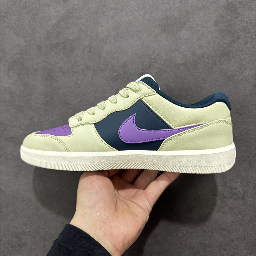 图片[2]-【公司级】Nike SB Force 58 是一款结合了经典篮球元素与滑板功能的鞋款。鞋身采用帆布、麂皮与冲孔细节，致敬传统篮球风格，呈现出复古又时尚的外观。加厚鞋舌设计提升穿着舒适度，内侧弹性衬布提供稳固贴合感，即使鞋带松脱也能保持鞋子贴合脚型。全新杯式外底设计兼顾耐久性与灵活性，减少磨合时间，提升滑板体验。鞋底Tri-Star纹理提供出色的抓地力和灵敏脚感。 货号：DV5476-300 尺码：36 36.5 37.5 38 38.5 39 40 40.5 41 42 42.5 43 44 45 编码：XSB220230-选品中心