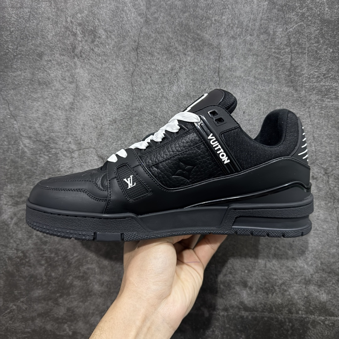 图片[2]-【XC版本】Louis Vuitton LV Trainer系列 新配色入库上架 市场货一堆的东西没必要做文案吹嘘 实拍如图 所见即所得 细节细揣摩 让你感受真正的好货 尺码： 39 40 41 42 43 44 45 46-选品中心