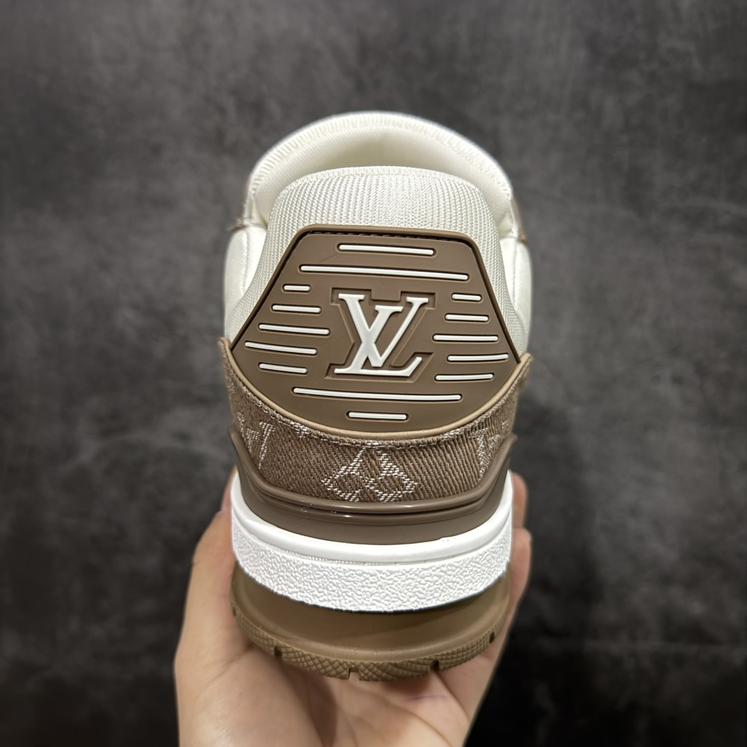 图片[4]-【XC版本】Louis Vuitton LV Trainer系列 新配色入库上架 市场货一堆的东西没必要做文案吹嘘 实拍如图 所见即所得 细节细揣摩 让你感受真正的好货 尺码： 39 40 41 42 43 44 45 46-选品中心
