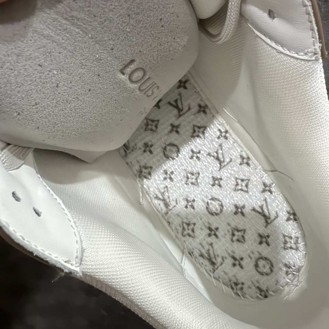 图片[9]-【XC版本】Louis Vuitton LV Trainer系列 新配色入库上架 市场货一堆的东西没必要做文案吹嘘 实拍如图 所见即所得 细节细揣摩 让你感受真正的好货 尺码： 39 40 41 42 43 44 45 46-选品中心