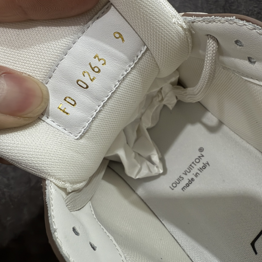 图片[7]-【XC版本】Louis Vuitton LV Trainer系列 新配色入库上架 市场货一堆的东西没必要做文案吹嘘 实拍如图 所见即所得 细节细揣摩 让你感受真正的好货 尺码： 39 40 41 42 43 44 45 46-选品中心