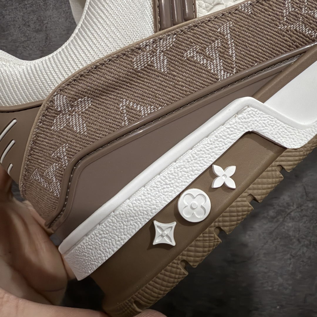 图片[3]-【XC版本】Louis Vuitton LV Trainer系列 新配色入库上架 市场货一堆的东西没必要做文案吹嘘 实拍如图 所见即所得 细节细揣摩 让你感受真正的好货 尺码： 39 40 41 42 43 44 45 46-选品中心