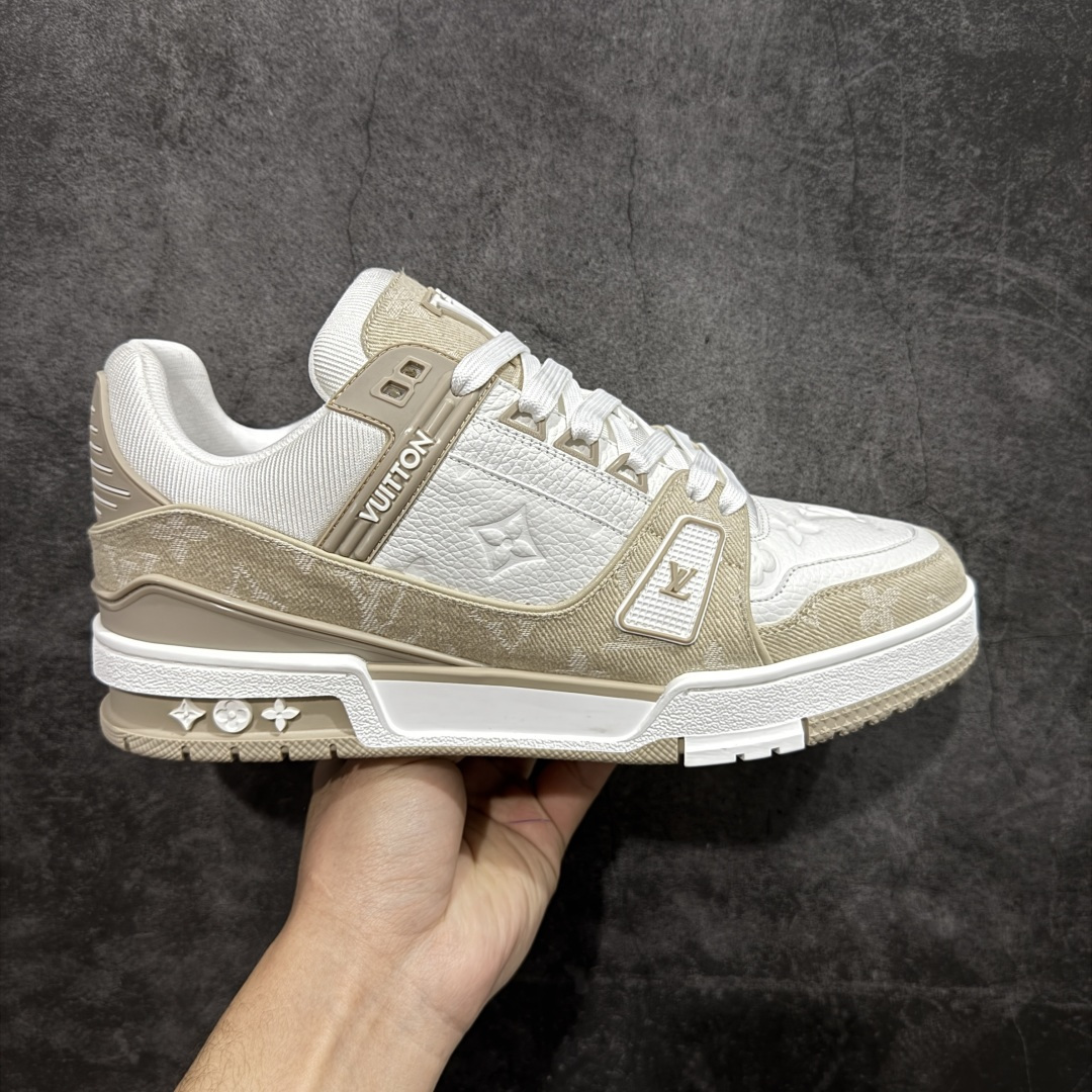 【XC版本】Louis Vuitton LV Trainer系列 新配色入库上架 市场货一堆的东西没必要做文案吹嘘 实拍如图 所见即所得 细节细揣摩 让你感受真正的好货 尺码： 39 40 41 42 43 44 45 46-选品中心