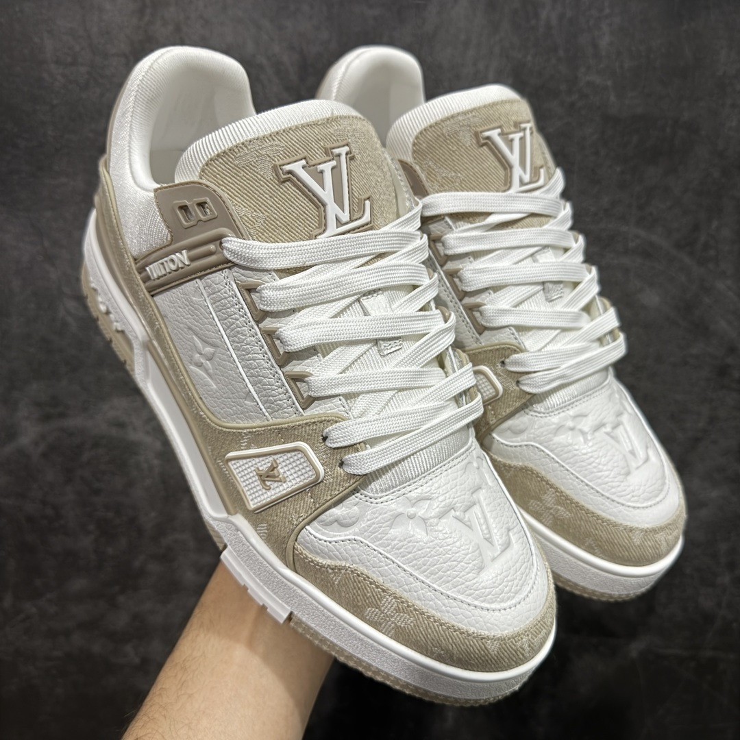 【XC版本】Louis Vuitton LV Trainer系列 新配色入库上架 市场货一堆的东西没必要做文案吹嘘 实拍如图 所见即所得 细节细揣摩 让你感受真正的好货 尺码： 39 40 41 42 43 44 45 46-选品中心