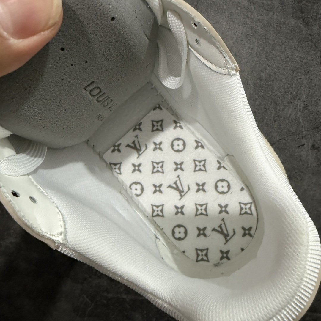图片[9]-【XC版本】Louis Vuitton LV Trainer系列 新配色入库上架 市场货一堆的东西没必要做文案吹嘘 实拍如图 所见即所得 细节细揣摩 让你感受真正的好货 尺码： 39 40 41 42 43 44 45 46-选品中心