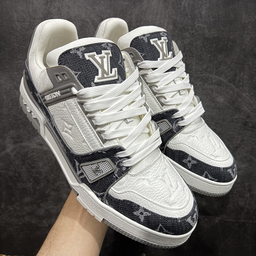 【XC版本】Louis Vuitton LV Trainer系列 新配色入库上架 市场货一堆的东西没必要做文案吹嘘 实拍如图 所见即所得 细节细揣摩 让你感受真正的好货 尺码： 39 40 41 42 43 44 45 46-选品中心