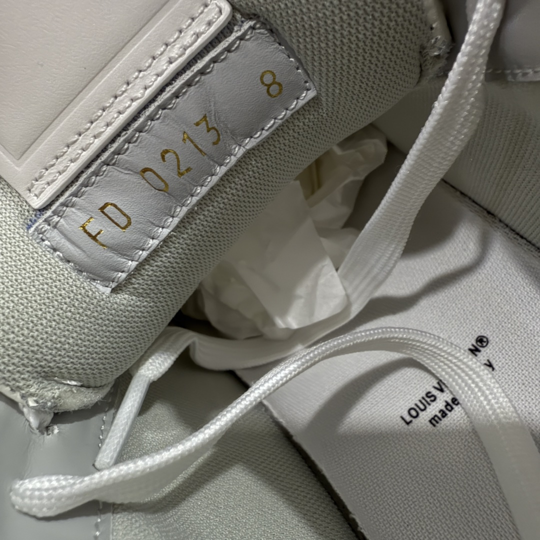 图片[7]-【XC版本】Louis Vuitton LV Trainer系列 新配色入库上架 市场货一堆的东西没必要做文案吹嘘 实拍如图 所见即所得 细节细揣摩 让你感受真正的好货 尺码： 39 40 41 42 43 44 45 46-选品中心