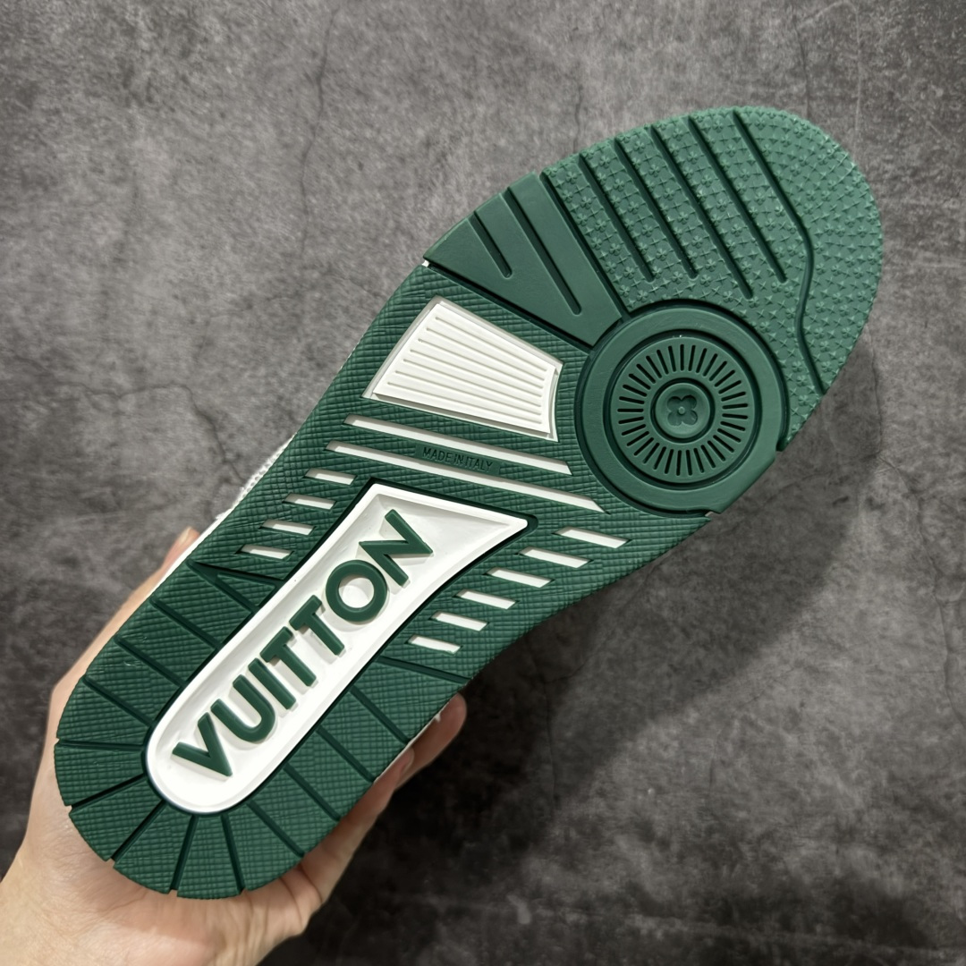 图片[9]-【YS纯原】广奢高端货 LOUIS VUITTON LV Trainer钻鞋｜低帮奢华板鞋灰绿钻鞋 ✦LV Trainer系列高阶版本，满钻设计吸睛度拉满 ✦手工镶嵌水钻，排列紧密，光泽度通透不廉价 ✦鞋面采用头层小牛皮＋钻面组合，质感高级 ✦原楦型开发，鞋型挺拔，上脚显脚小 ✦私模TPU组合厚底，稳定缓震，行走舒适 ✦细节对版，完成度高 ✦专柜级包装＋配件齐全 ✦舞台/夜场/穿搭炸街首选 尺码：39–45-选品中心