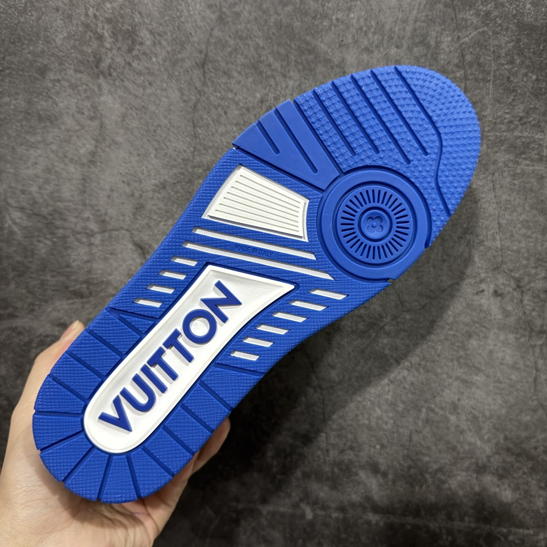 图片[9]-【YS纯原】广奢高端货 LOUIS VUITTON LV Trainer钻鞋｜低帮奢华板鞋白蓝钻鞋 ✦LV Trainer系列高阶版本，满钻设计吸睛度拉满 ✦手工镶嵌水钻，排列紧密，光泽度通透不廉价 ✦鞋面采用头层小牛皮＋钻面组合，质感高级 ✦原楦型开发，鞋型挺拔，上脚显脚小 ✦私模TPU组合厚底，稳定缓震，行走舒适 ✦细节对版，完成度高 ✦专柜级包装＋配件齐全 ✦舞台/夜场/穿搭炸街首选 尺码：39–45-选品中心