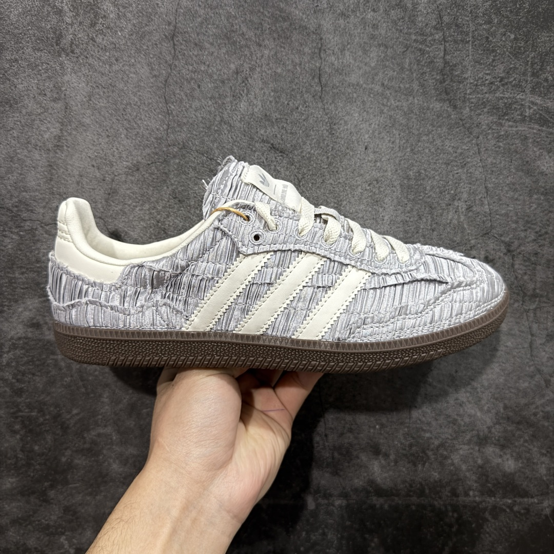 【公司级】Caroline Hu x Adidas Originals Samba OG 舒适百搭 防滑耐磨 低帮 阿迪达斯板鞋 少女心十足 细节点缀更是非常巧妙 充满趣味性 两副鞋带 可替换使用或花式系带 根据服饰的色彩随意切换造型 货号：JP9283 尺码：35.5 36 36.5 37 38 38.5 39 40 40.5 41 42-选品中心