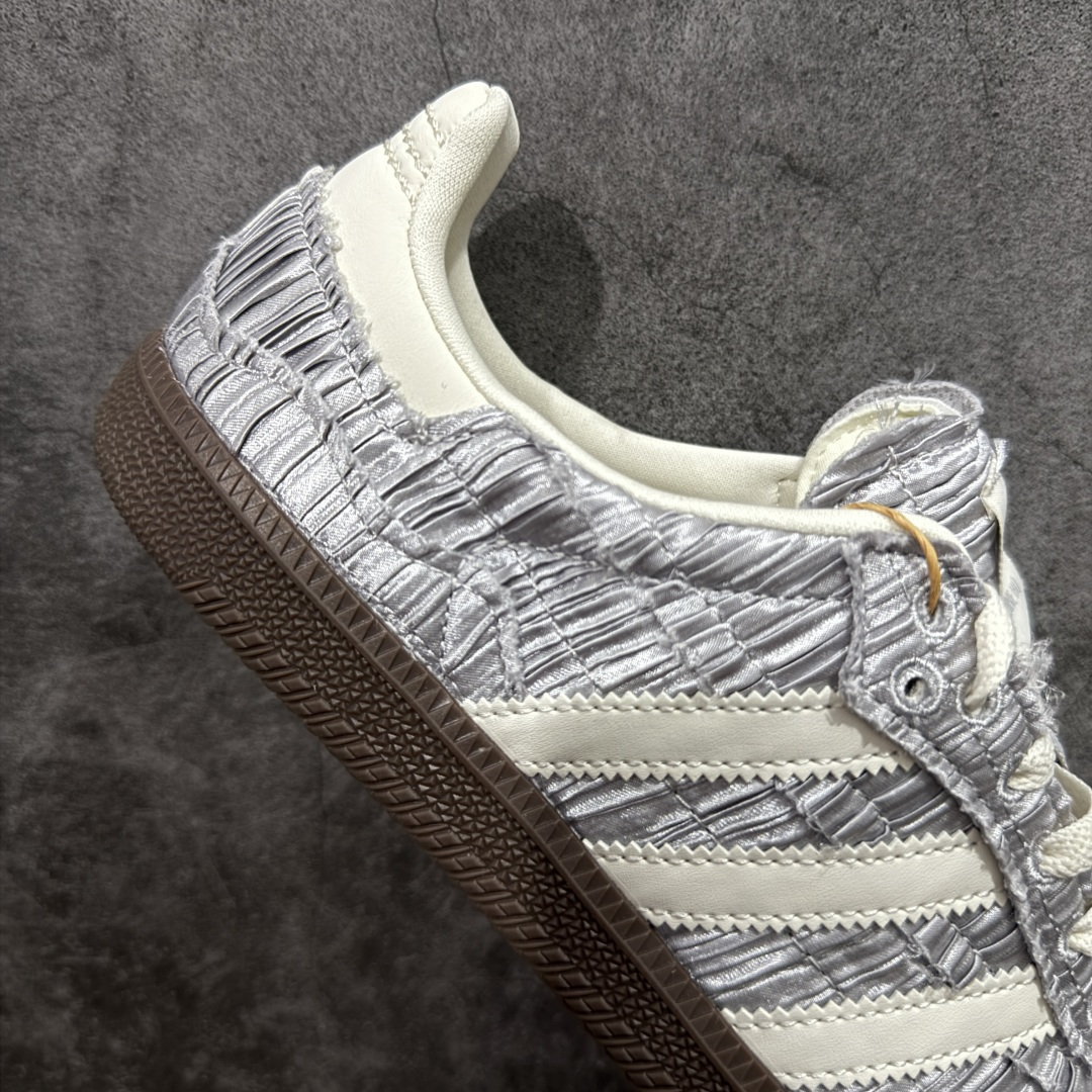 图片[7]-【公司级】Caroline Hu x Adidas Originals Samba OG 舒适百搭 防滑耐磨 低帮 阿迪达斯板鞋 少女心十足 细节点缀更是非常巧妙 充满趣味性 两副鞋带 可替换使用或花式系带 根据服饰的色彩随意切换造型 货号：JP9283 尺码：35.5 36 36.5 37 38 38.5 39 40 40.5 41 42-选品中心