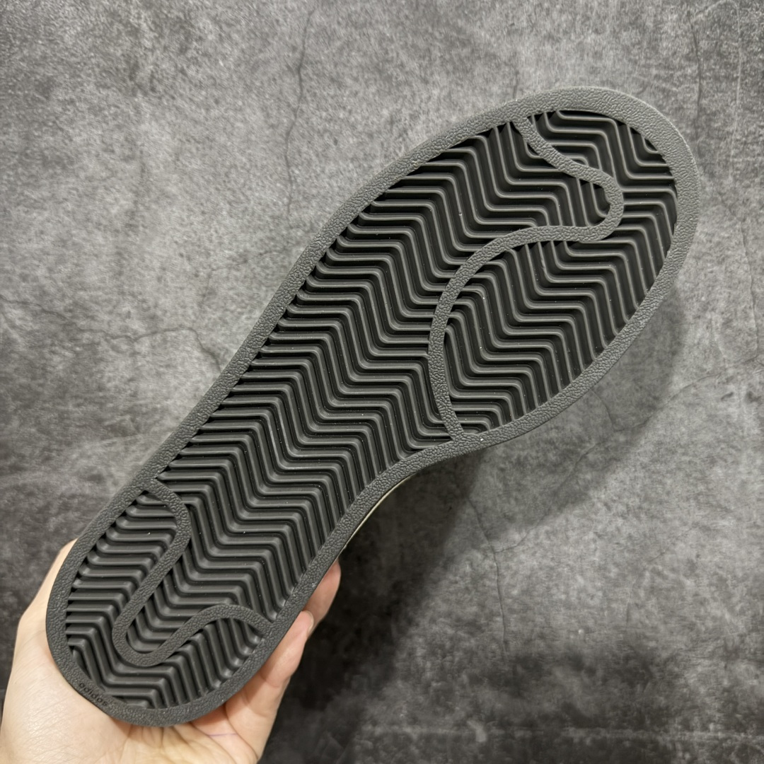 图片[9]-【公司级】Adidas Original Superstar 2 阿迪达斯 贝壳头2代 低帮 军绿色 男女同款 舒适百搭防滑耐磨低邦休闲板鞋经典贝壳头系列 鞋款整体以军绿色和白色为主体，搭配灯芯绒鞋舌和圆状黄棕相间的鞋带，鞋身两侧经典三条杠Logo采用白色点缀，鞋面多种皮革拼接，搭配标志性的贝壳鞋头，设计简约，时尚潮流。旨在伴你出行。心动不如行动，系好鞋带，出发吧。 货号：JR6991（2025.10发售） 尺码：35⅓ 36 36⅔ 37⅓ 38 38⅔ 39⅓ 40 40⅔ 41⅓ 42 42⅔ 43⅓ 44 44⅔ 45⅓ 编码：X1B240250-选品中心