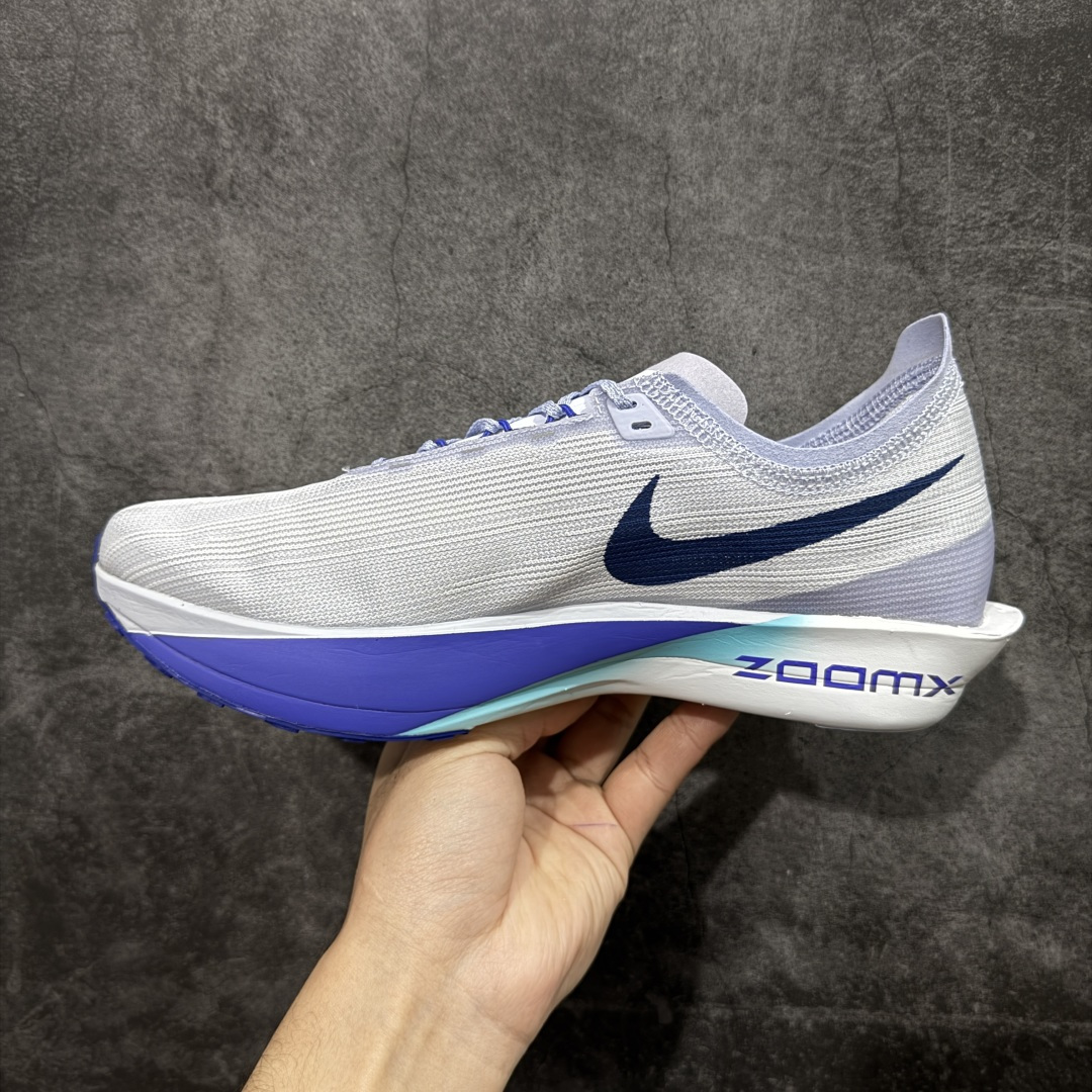 图片[2]-【纯原真碳版】耐克Nike ZoomX Streakfly 2 疾驰者2代系列低帮竞速轻质缓震透气休闲运动跑步鞋“ 超薄针织鞋面 柔软缓震，nike Streakfly 2是一款专为短距离竞速设计的高性能跑鞋。日常穿着也是非常舒适，单只42码仅重126克，比前代减轻40克，接近田径钉鞋的轻盈感，适合追求速度的跑者。搭载全掌Flyplate碳纤维板，提供强劲推进力，配合ZoomX泡棉中底，能量回馈出色，滚动感顺滑。外底采用轻薄橡胶材质，抓地力出色，湿滑路面也能稳定发挥。工程精制网眼鞋面，透气性极佳，贴合脚部轮廓，减少闷热感。ZoomX泡棉中底兼顾缓震与回弹，适合短距离快速奔跑。Nike Streakfly 2是为追求速度的精英跑者或短距离竞速爱好者设计的高性能跑鞋，其轻盈、响应迅速的特点使其成为短距离比赛和训练的理想选择 货号： HF6416-001 尺码： 36 36.5 37.5 38 38.5 39 40 40.5 41 42 42.5 43 44 45 46-选品中心