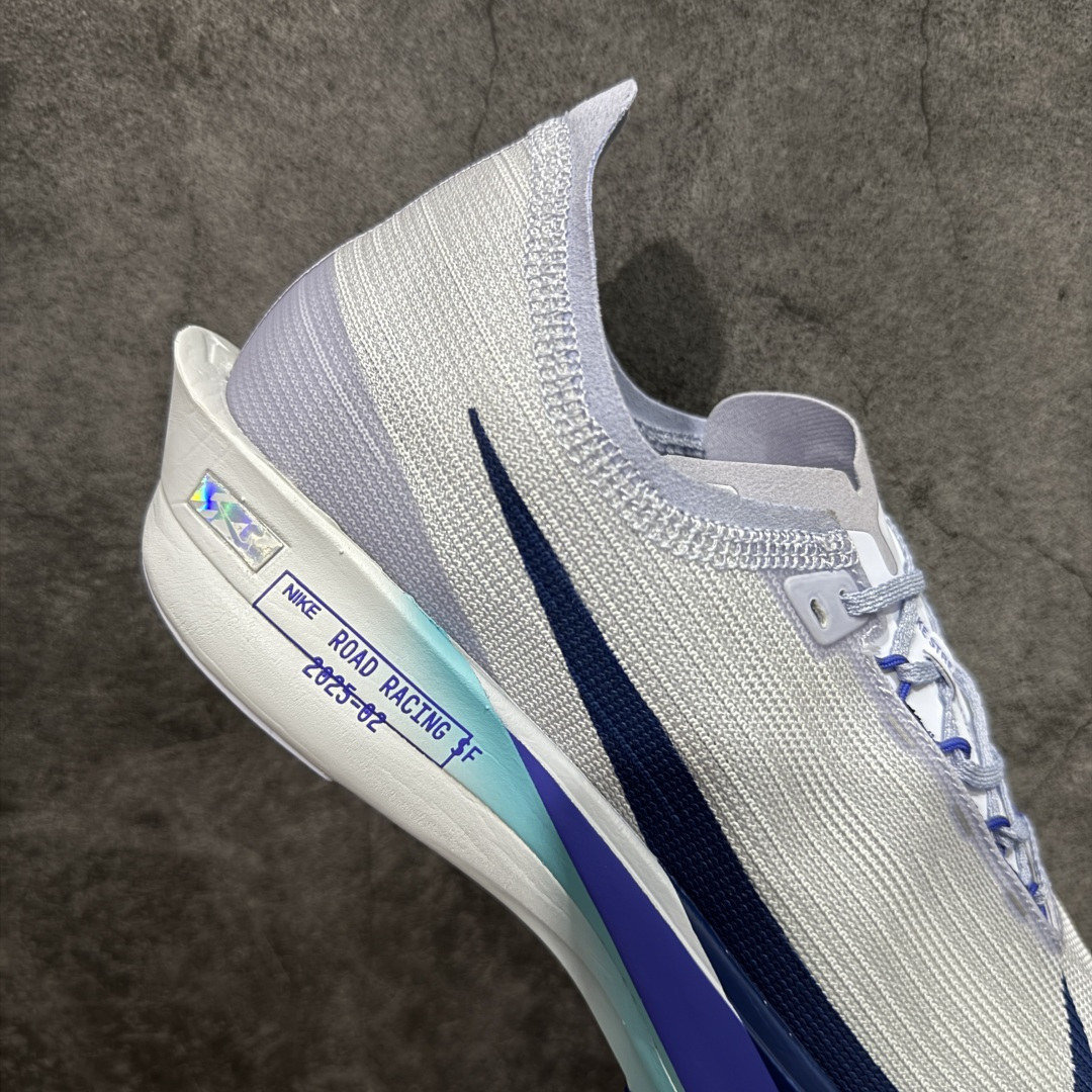 图片[7]-【纯原真碳版】耐克Nike ZoomX Streakfly 2 疾驰者2代系列低帮竞速轻质缓震透气休闲运动跑步鞋“ 超薄针织鞋面 柔软缓震，nike Streakfly 2是一款专为短距离竞速设计的高性能跑鞋。日常穿着也是非常舒适，单只42码仅重126克，比前代减轻40克，接近田径钉鞋的轻盈感，适合追求速度的跑者。搭载全掌Flyplate碳纤维板，提供强劲推进力，配合ZoomX泡棉中底，能量回馈出色，滚动感顺滑。外底采用轻薄橡胶材质，抓地力出色，湿滑路面也能稳定发挥。工程精制网眼鞋面，透气性极佳，贴合脚部轮廓，减少闷热感。ZoomX泡棉中底兼顾缓震与回弹，适合短距离快速奔跑。Nike Streakfly 2是为追求速度的精英跑者或短距离竞速爱好者设计的高性能跑鞋，其轻盈、响应迅速的特点使其成为短距离比赛和训练的理想选择 货号： HF6416-001 尺码： 36 36.5 37.5 38 38.5 39 40 40.5 41 42 42.5 43 44 45 46-选品中心