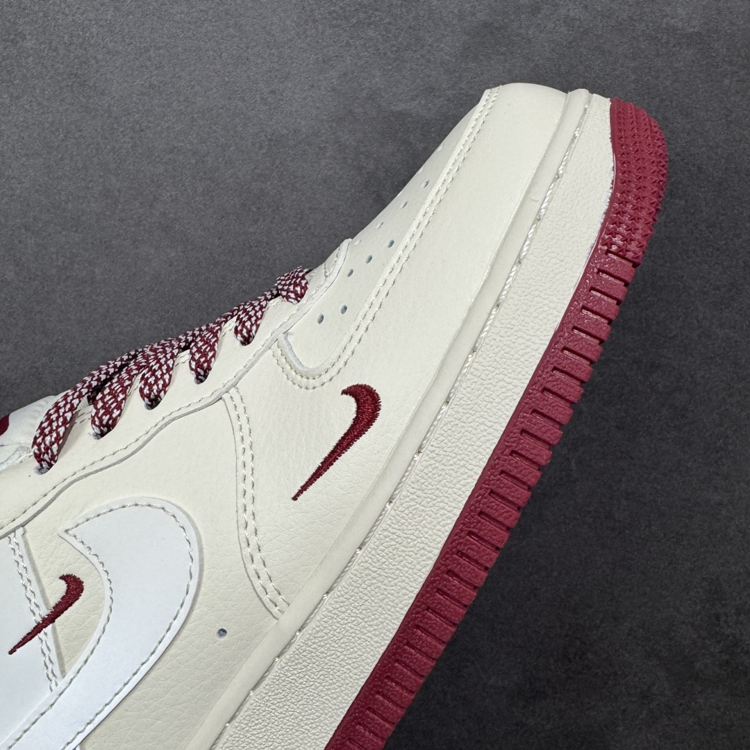 图片[5]-【定制版】NIke Air Force 1 ‘07 Low “ NIKE联名 —— 米红满天星 ”空军一号低帮 运动鞋 休闲鞋 折边针车 工艺难度大 原楦头原纸板 原装鞋盒 定制五金配件 内置全掌气垫 原厂鞋底 货号：JP2026-106 尺码：36 36.5 37.5 38 38.5 39 40 40.5 41 42 42.5 43 44 44.5 45-选品中心