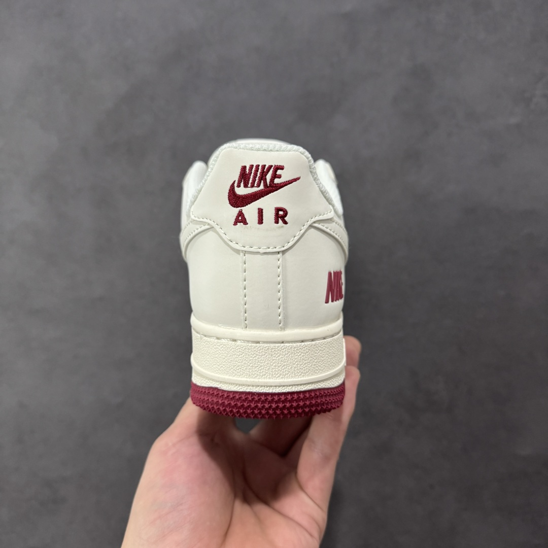 图片[4]-【定制版】NIke Air Force 1 ‘07 Low “ NIKE联名 —— 米红满天星 ”空军一号低帮 运动鞋 休闲鞋 折边针车 工艺难度大 原楦头原纸板 原装鞋盒 定制五金配件 内置全掌气垫 原厂鞋底 货号：JP2026-106 尺码：36 36.5 37.5 38 38.5 39 40 40.5 41 42 42.5 43 44 44.5 45-选品中心