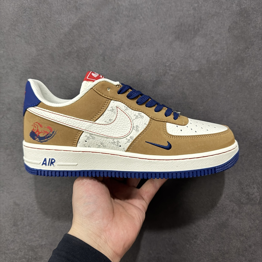 【定制版】NIke Air Force 1 \'07 Low “马年限定--马到成功” 空军一号低帮 运动鞋 休闲鞋 高级夜光效果 折边针车 工艺难度大 原楦头原纸板 高端定制鞋盒 原厂鞋底 超高清洁度 细节完美 货号：NH0601-505 尺码：36 36.5 37.5 38 38.5 39 40 40.5 41 42 42.5 43 44 44.5 45 编码：HXSB310320-选品中心