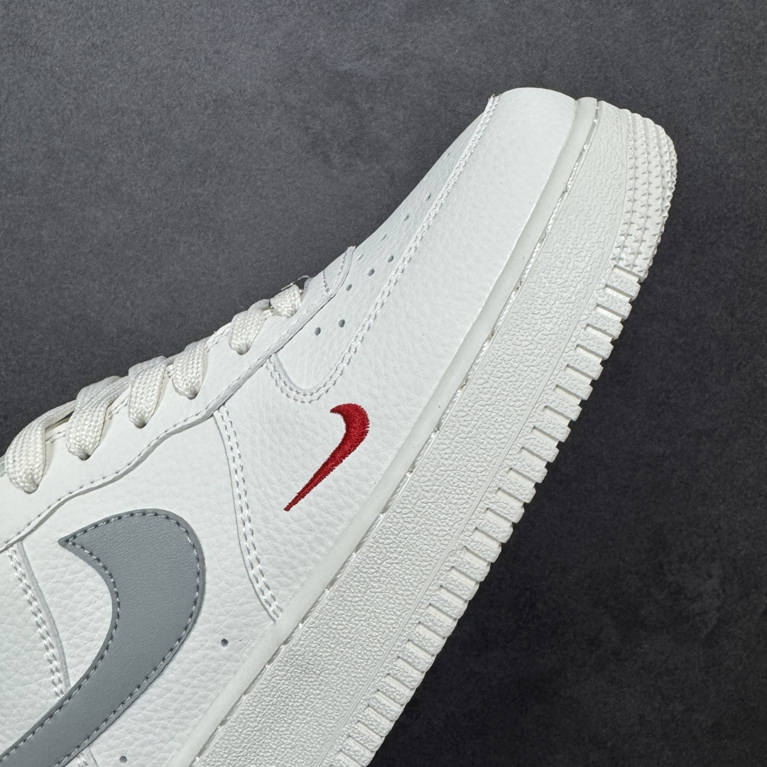 图片[5]-【定制版】NIke Air Force 1 ‘07 Low “ 北面联名 —— 米灰红 ”空军一号低帮 运动鞋 休闲鞋 折边针车 工艺难度大 原楦头原纸板 原装鞋盒 定制五金配件 内置全掌气垫 原厂鞋底 货号： MM3399-802 尺码：36 36.5 37.5 38 38.5 39 40 40.5 41 42 42.5 43 44 44.5 45-选品中心