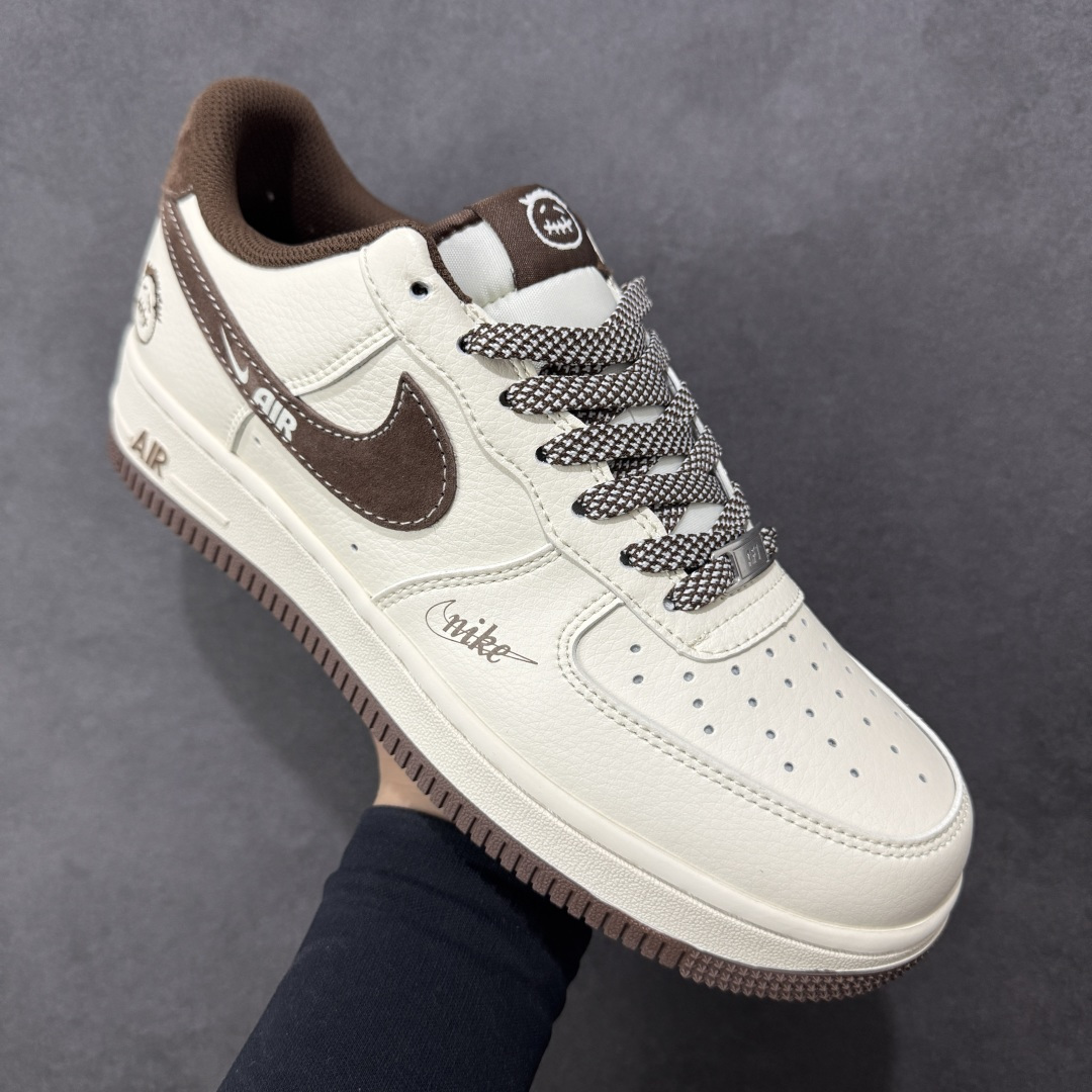 图片[3]-【定制版】NIke Air Force 1 ‘07 Low “ NIKE联名 —— 鬼脸米棕 ”空军一号低帮 运动鞋 休闲鞋 折边针车 工艺难度大 原楦头原纸板 原装鞋盒 定制五金配件 内置全掌气垫 原厂鞋底 货号： XD9314-614 尺码：36 36.5 37.5 38 38.5 39 40 40.5 41 42 42.5 43 44 44.5 45-选品中心