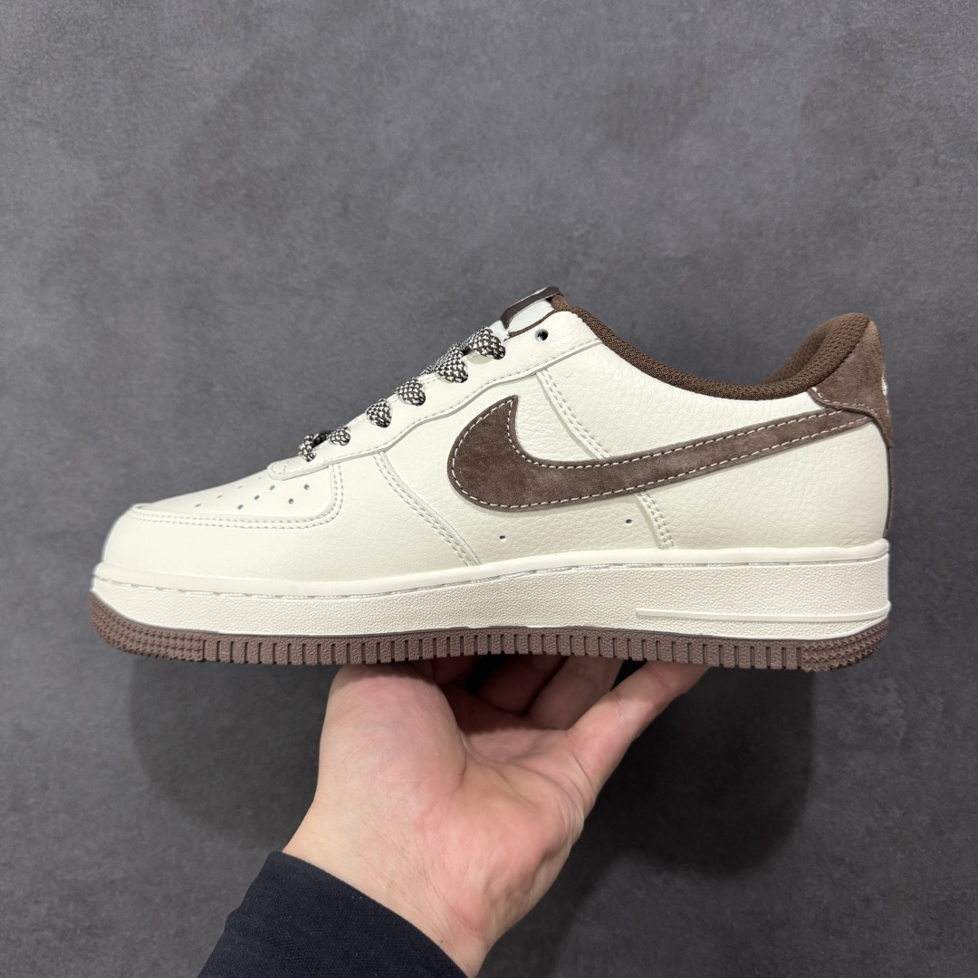 图片[2]-【定制版】NIke Air Force 1 ‘07 Low “ NIKE联名 —— 鬼脸米棕 ”空军一号低帮 运动鞋 休闲鞋 折边针车 工艺难度大 原楦头原纸板 原装鞋盒 定制五金配件 内置全掌气垫 原厂鞋底 货号： XD9314-614 尺码：36 36.5 37.5 38 38.5 39 40 40.5 41 42 42.5 43 44 44.5 45-选品中心