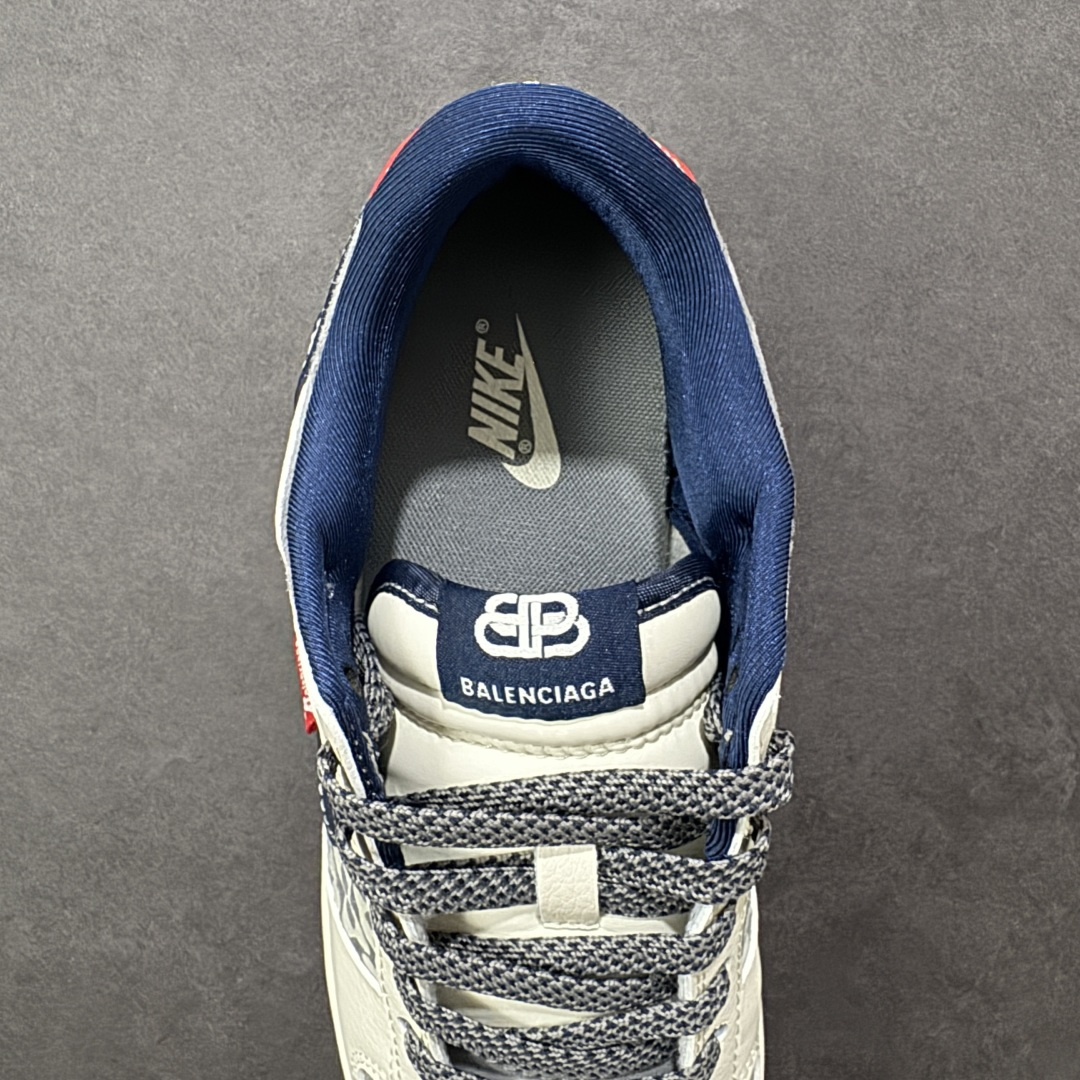 图片[7]-【定制版】高端定制Nike SB Dunk Low “巴黎世家联名——白灰蓝麂皮” 高端定制 低帮休闲板鞋 定制鞋盒 大厂纯原品质出货 超高清洁度 皮料切割干净无任何毛边 细节完美 货号：XD1588-242 尺码：36 36.5 37.5 38 38.5 39 40 40.5 41 42 42.5 43 44 44.5 45 编码：HXSB330340-选品中心