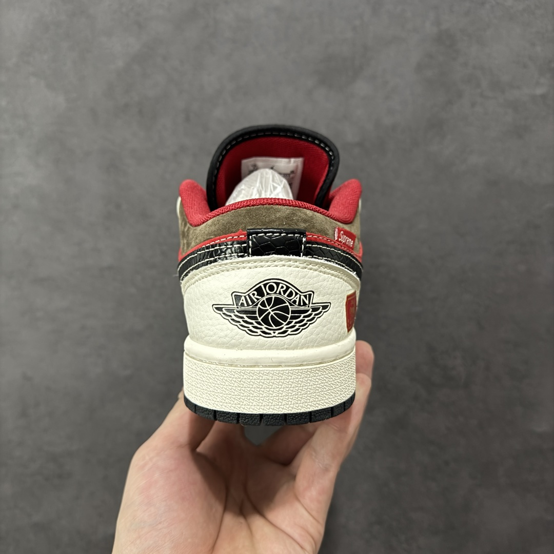 图片[4]-【定制版】Nike Jordan Air Jordan 1“ 马年限定——骏马奔腾” 高端定制 低帮 复古 减震 防滑 耐磨 篮球鞋 定制鞋盒 大厂纯原品质出货 超高清洁度 皮料切割干净无任何毛边 细节完美 货号：FC7688-203 尺码：36 36.5 37.5 38 38.5 39 40 40.5 41 42 42.5 43 44 44.5 45 编码：HXSB330340-选品中心