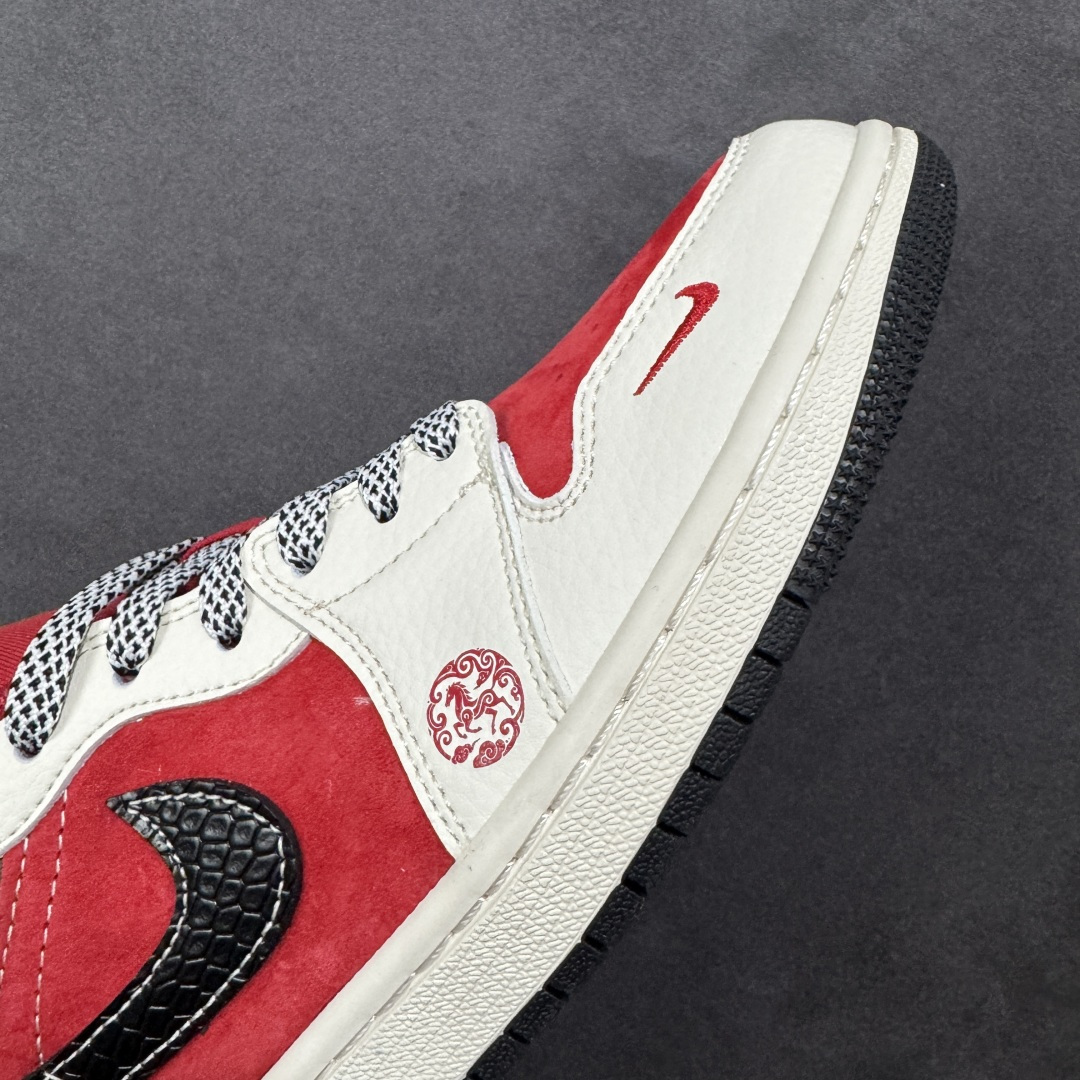 图片[5]-【定制版】Nike Jordan Air Jordan 1“ 马年限定——骏马奔腾” 高端定制 低帮 复古 减震 防滑 耐磨 篮球鞋 定制鞋盒 大厂纯原品质出货 超高清洁度 皮料切割干净无任何毛边 细节完美 货号：FC7688-203 尺码：36 36.5 37.5 38 38.5 39 40 40.5 41 42 42.5 43 44 44.5 45 编码：HXSB330340-选品中心