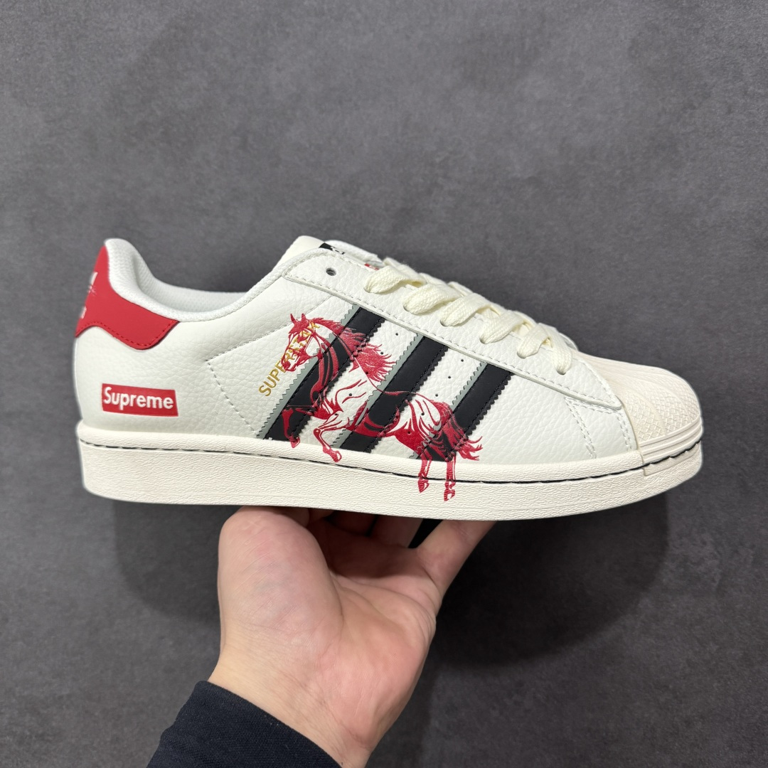【定制版】Ad Superstar 定制配色 三叶草低帮休闲百搭贝壳头板鞋 “Supreme联名-马年限定” 公司级版本 大厂流水作业生产 超高清洁度 皮料切割干净无任何毛边 细节完美 货号：JX8905 尺码：36 36.5 37 38 38.5 39 40 40.5 41 42 42.5 43 44 44.5 45-选品中心