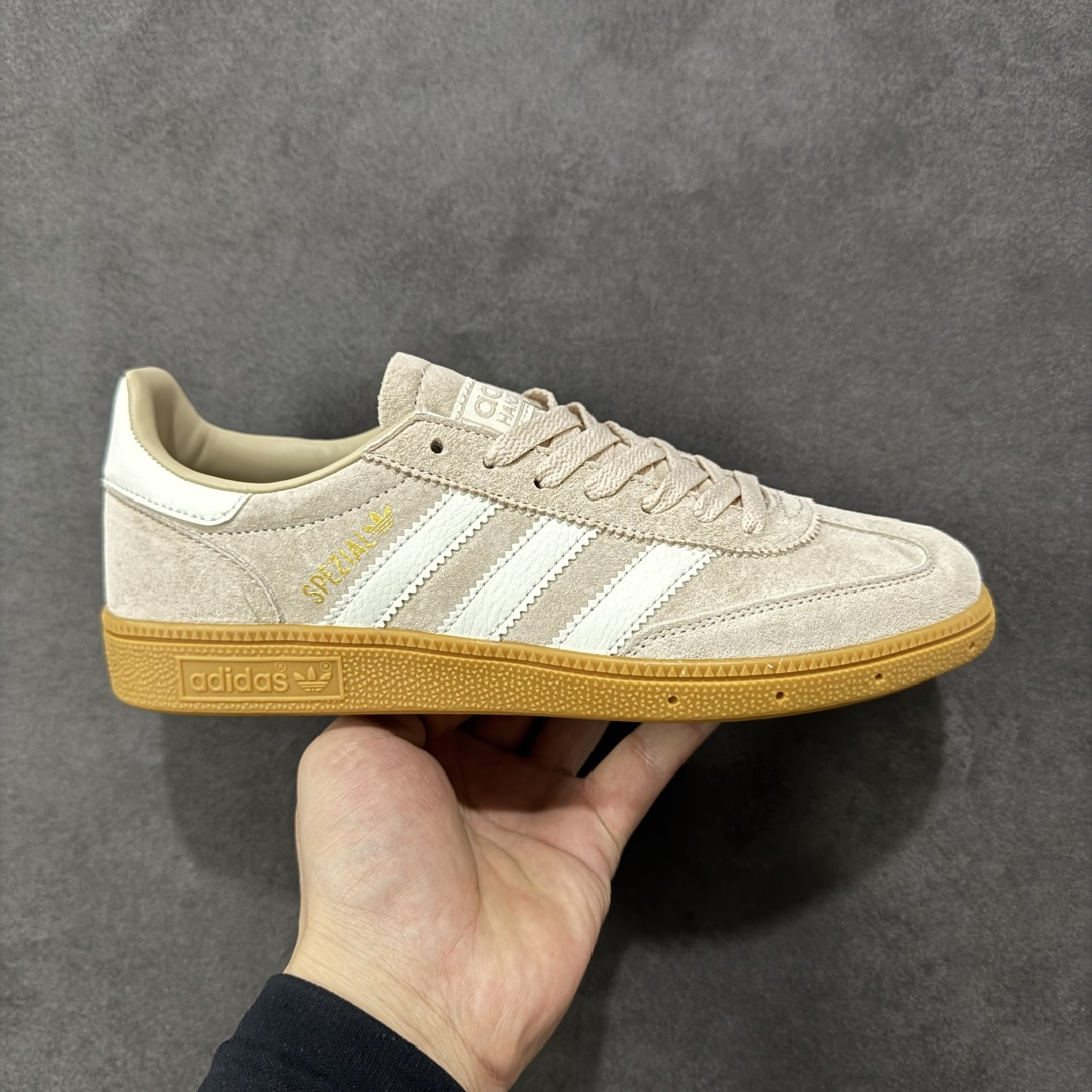 【YH版本】SQ二代 新款出货 头层反毛皮 Adidas Handball Spezial 三叶草手球特别版圣帕特里克节联名款 全鞋采用yezzy500一样的皮料 进口长绒皮，特殊工艺技术 原盒包装 牛筋耐磨大底 承载青春情怀的板鞋，是现在潮男靓女上脚的大热鞋款 经典三条杠装饰鞋侧 品牌辨识度清晰 货号：JH8882 尺码：36 36.5 37 38 38.5 39 40 40.5 41 编码：YHB190200-选品中心