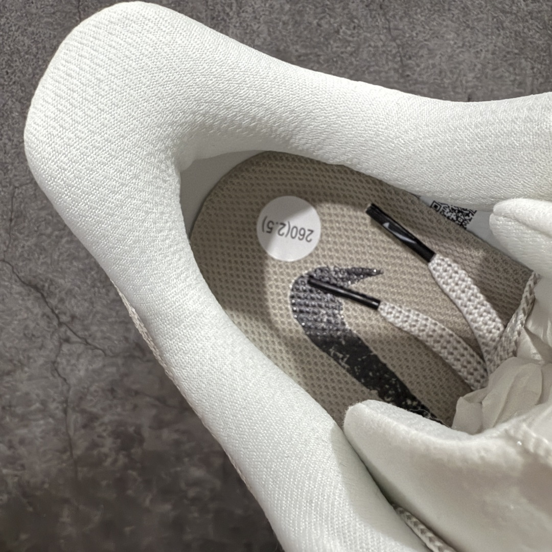 图片[7]-【XE纯原版】Nike Pegasus Premium Airscape 舒适百搭减震防滑耐磨透气 低帮跑步鞋 白黑    目前市场最强品质 原版购入开发 一切材质配件均匀原版一致 完美版型 高端玩家必推版本 高价零售必推版本 欢迎对比市面任意版本‼️ 这双鞋简直是时尚与科技的完美融合。 经典黑色鞋面，质感爆棚，搭配超亮眼的银色大勾子，瞬间成为街头焦点。 鞋侧独特小吊牌，细节满满，个性直接拉满。  脚下的全掌气垫更是亮点，红黑配色超吸睛，不仅颜值在线，缓震性能更是一绝。 不管是日常出街还是慢跑锻炼，都能给双脚极致舒适体验。  码数超全，36 – 46 码任你选！别犹豫啦，穿上它，轻松走出潮流范，开启你的时尚运动新旅程！   #独家原包 原底原料 开模打造  #原厂鞋标 高精密准度  #原楦原纸板开发 匹配原版98%以上  #后跟弧度 正确呈现  #原厂皮料 质感无敌  #皮料切割干净 无任何毛边 清洁度细节完美  货号：IH2288-001 码段：36-46-选品中心