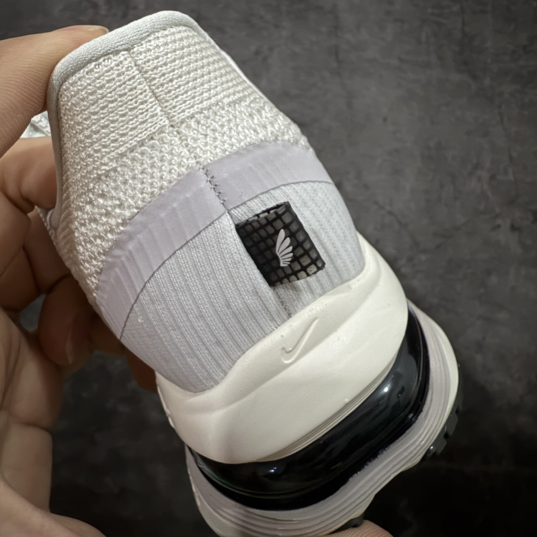 图片[2]-【XE纯原版】Nike Pegasus Premium Airscape 舒适百搭减震防滑耐磨透气 低帮跑步鞋 白黑    目前市场最强品质 原版购入开发 一切材质配件均匀原版一致 完美版型 高端玩家必推版本 高价零售必推版本 欢迎对比市面任意版本‼️ 这双鞋简直是时尚与科技的完美融合。 经典黑色鞋面，质感爆棚，搭配超亮眼的银色大勾子，瞬间成为街头焦点。 鞋侧独特小吊牌，细节满满，个性直接拉满。  脚下的全掌气垫更是亮点，红黑配色超吸睛，不仅颜值在线，缓震性能更是一绝。 不管是日常出街还是慢跑锻炼，都能给双脚极致舒适体验。  码数超全，36 – 46 码任你选！别犹豫啦，穿上它，轻松走出潮流范，开启你的时尚运动新旅程！   #独家原包 原底原料 开模打造  #原厂鞋标 高精密准度  #原楦原纸板开发 匹配原版98%以上  #后跟弧度 正确呈现  #原厂皮料 质感无敌  #皮料切割干净 无任何毛边 清洁度细节完美  货号：IH2288-001 码段：36-46-选品中心