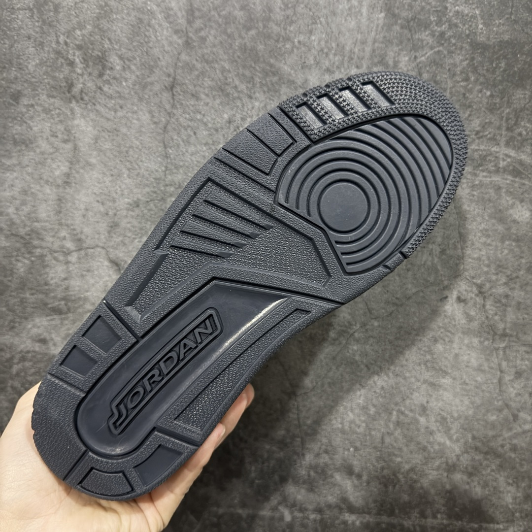 图片[9]-【黑金纯原版】Air Jordan Courtside 23 AJ23 乔23 简版中帮复古休闲运动文化篮球鞋 AR1000-001 原装级别重装出货 正确鞋舌立体高频 原厂数据独家私磨 原厂纸板开发操作 原盒原包装 每双鞋都来自于原鞋开发对色卡，妥妥的放心 采用头层皮皮革以及轻便牛巴皮革 市场最好版本 尺码：36 36.5 37.5 38 38.5 39 40 40.5 41 42 42.5 43 44 44.5 45 46-选品中心