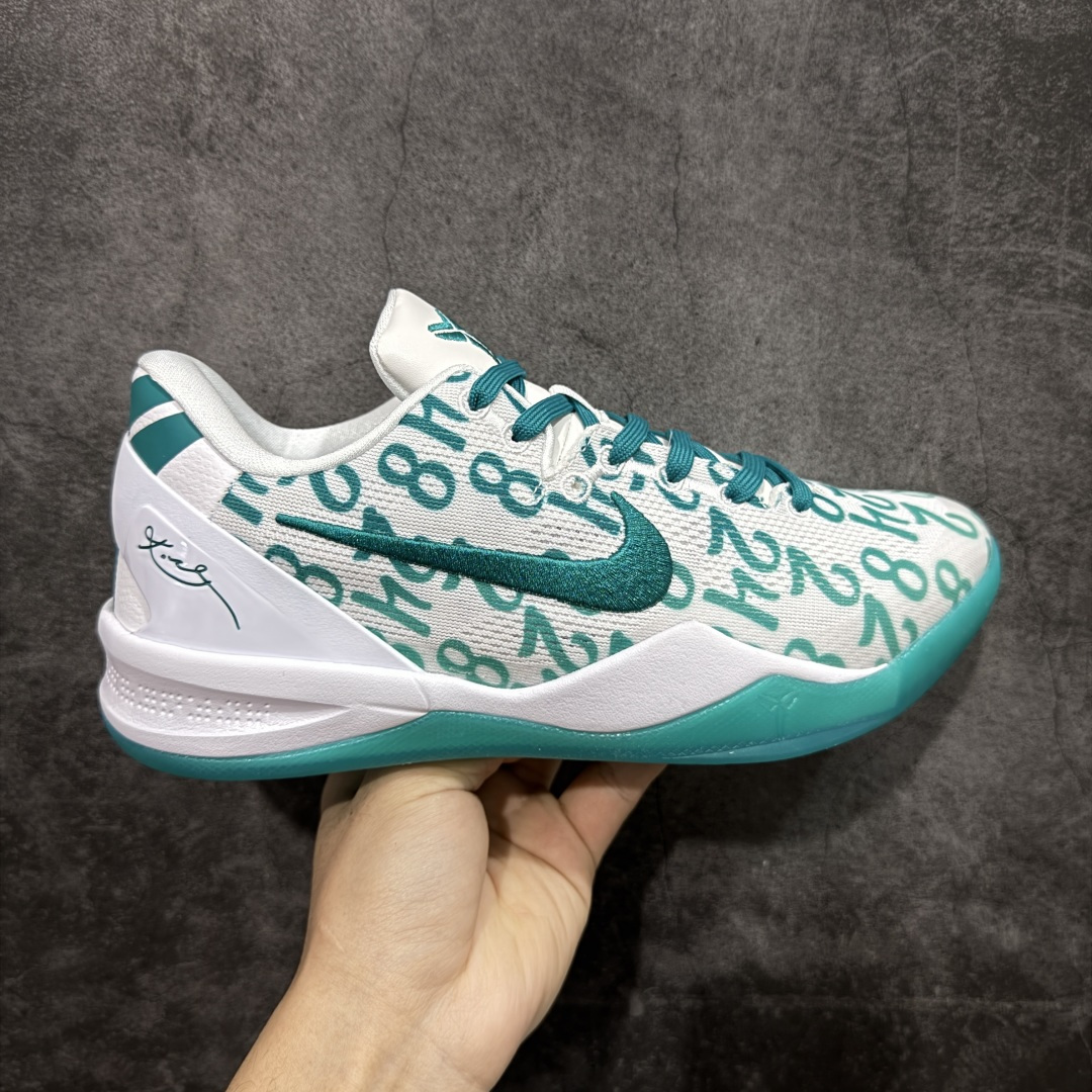 【CK纯原版】Nike Zoom Kobe Ⅷ System 科比8代 男子实战篮球鞋 FQ3549-101 鞋垫升级配备超厚PHYLON中底 前后掌部位搭载Zoom气垫单元 塑料碳纤维支撑中板 KOBE VII体系的速度模块配备了 PHYLON 中底和在前后掌部位的 Zoom气垫单元，提供快速响应的缓冲。同时，采用低帮弹力鞋口设计，使鞋子能够紧贴脚踝提供更好的支撑。速度模块采用贴合脚面的舒适包裹设计，摒弃传统的鞋舌和鞋内套，使球鞋更加轻质。 尺码：39-47.5-选品中心