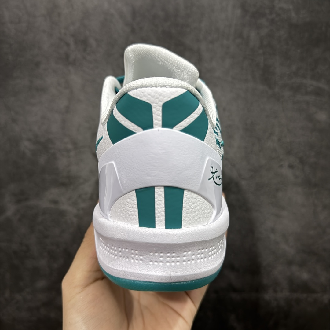 图片[4]-【CK纯原版】Nike Zoom Kobe Ⅷ System 科比8代 男子实战篮球鞋 FQ3549-101 鞋垫升级配备超厚PHYLON中底 前后掌部位搭载Zoom气垫单元 塑料碳纤维支撑中板 KOBE VII体系的速度模块配备了 PHYLON 中底和在前后掌部位的 Zoom气垫单元，提供快速响应的缓冲。同时，采用低帮弹力鞋口设计，使鞋子能够紧贴脚踝提供更好的支撑。速度模块采用贴合脚面的舒适包裹设计，摒弃传统的鞋舌和鞋内套，使球鞋更加轻质。 尺码：39-47.5-选品中心