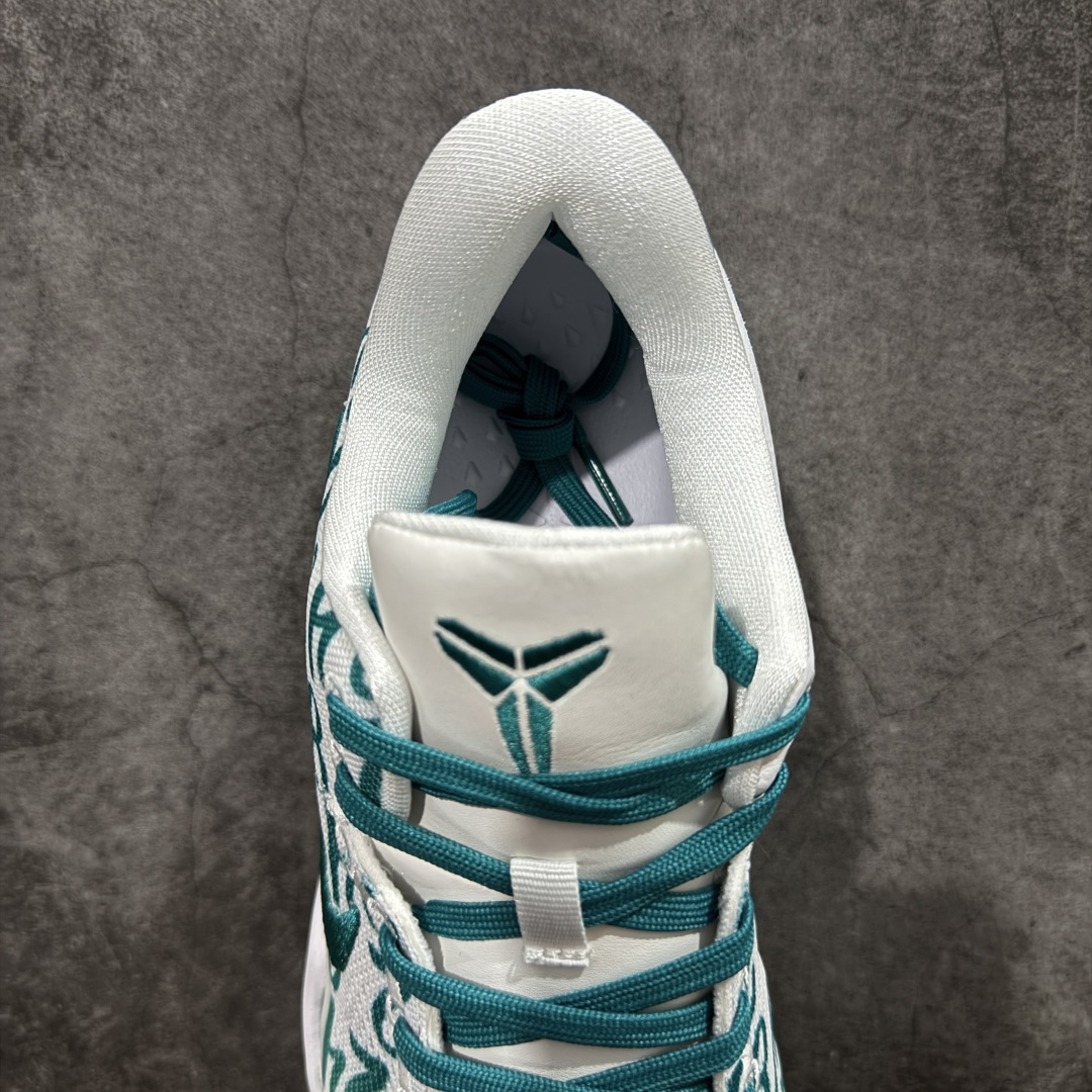 图片[8]-【CK纯原版】Nike Zoom Kobe Ⅷ System 科比8代 男子实战篮球鞋 FQ3549-101 鞋垫升级配备超厚PHYLON中底 前后掌部位搭载Zoom气垫单元 塑料碳纤维支撑中板 KOBE VII体系的速度模块配备了 PHYLON 中底和在前后掌部位的 Zoom气垫单元，提供快速响应的缓冲。同时，采用低帮弹力鞋口设计，使鞋子能够紧贴脚踝提供更好的支撑。速度模块采用贴合脚面的舒适包裹设计，摒弃传统的鞋舌和鞋内套，使球鞋更加轻质。 尺码：39-47.5-选品中心