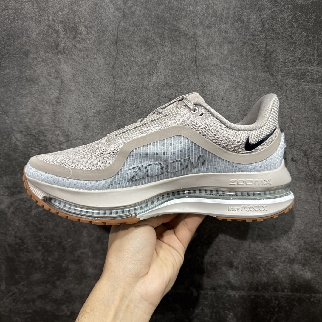 图片[2]-【S版纯原】Nike Pegasus Premium Airscape 舒适百搭减震防滑耐磨透气 低帮跑步鞋 灰绿色 HQ2592-010    低帮跑步鞋，简约又不失活力，上脚超吸睛。  它不仅颜值高，性能更是一绝！  全掌气垫科技，减震防滑超耐磨，每一步都能感受到强劲回弹，给双脚舒适支撑。  透气鞋面，跑步时双脚也能自由呼吸。    #独家原包 原底原料 开模打造  #原厂鞋标 高精密准度  #原楦原纸板开发 匹配原版98%以上  #后跟弧度 正确呈现  #原厂皮料 质感无敌  #皮料切割干净 无任何毛边 清洁度细节完美    尺码：35.5-46-选品中心