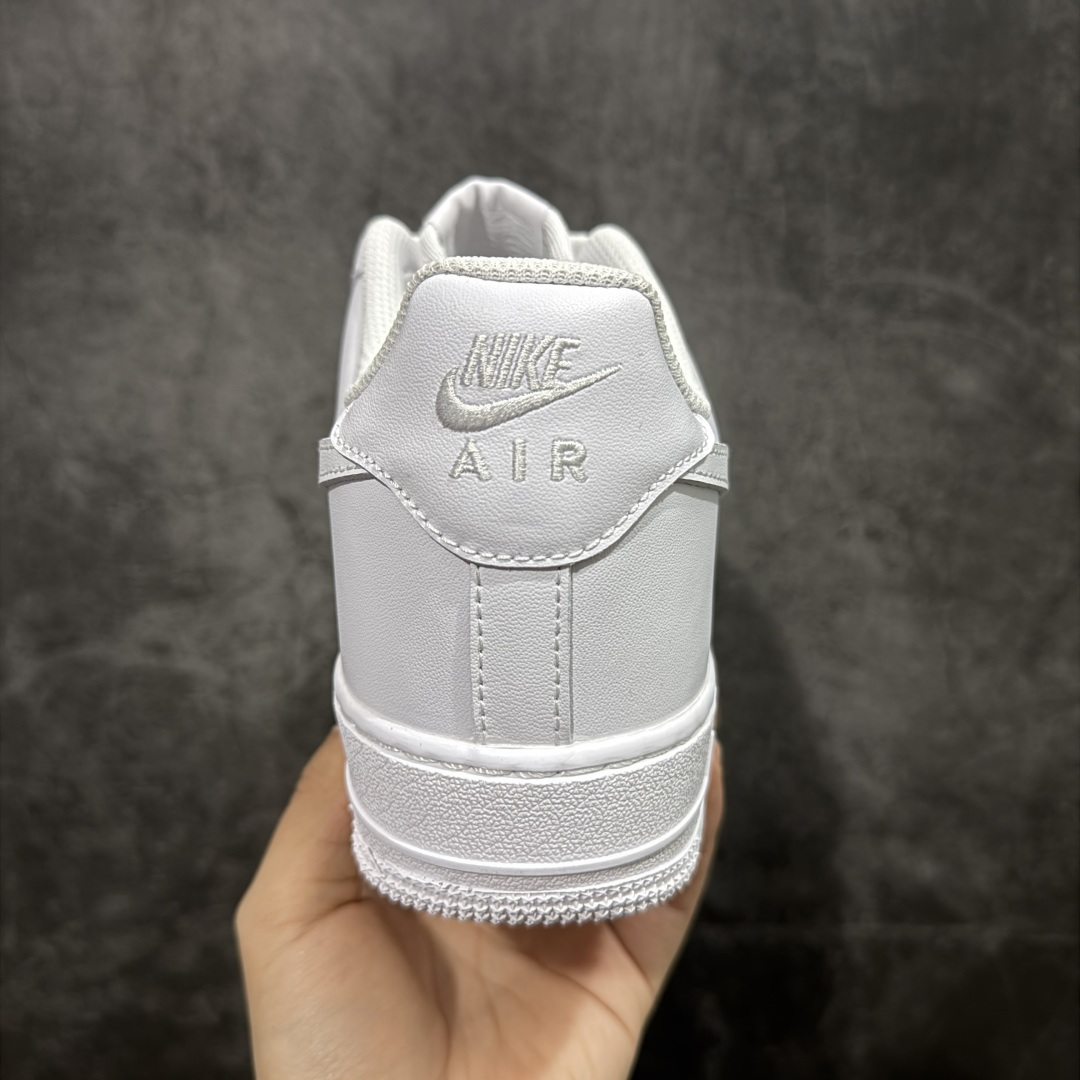 图片[4]-【XC/T版纯原】Air Force 1 Low AF1空军纯白低帮 CW2288-111 抄底的价格 完美品质 完全吊打市场所有同价位上下版本 偏软质头层皮料 完美鞋型 钩子裁边清洁度无敌！ 针车走线图片放大看相当整齐，鞋带口冲孔与鞋头冲孔非常圆润干净 无任何毛边，正确做旧鞋带金属铁片，中底走线 鞋垫刷胶 大底含气垫都是基本操作！独家有货，全码可接！ 尺码：36-45 目前此价位你能找到的最优的一个版本没有之一-选品中心