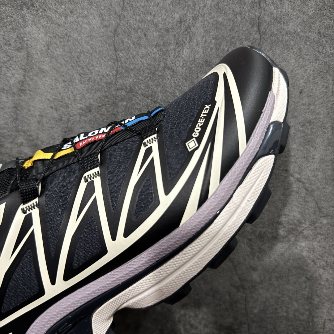 图片[6]-【巅峰升级版】 Salomon XT-6 GTX 防水款新配色478614 萨洛蒙复古潮流户外机能登山跑鞋 纯原外贸平台特供订单 耗时半年巨作 全套原纸板楦头开发 原厂特供网布配套加持 确保原汁原味 完美呈现版型 原档数据独家私模五层组合大底 原装Ortholite轻量化鞋垫 中底布带钢印编号 原厂TPU锁扣 进口港宝加持 后跟自然饱满 还原公司包裹性 鞋面以“锯齿”状的包裹系统呈现 在基色底之下加入了各种色点缀 将公司的最新技术和时尚前卫的造型融入耐用的长跑款式中 鞋面由 TPU 薄膜制成 并焊接在高耐磨网眼上 使其既时尚又坚固 由 ACS底盘支撑 可增强稳定性和支撑力 以及由橡胶凸耳 Contragrip外底覆盖的 EVA 缓冲中底 旨在应对崎岖的地形 鞋舌上的彩色Salomon 标签、Quicklace 系统以及鞋头、鞋舌和鞋跟上的附加品牌使细节更加完美 让穿着者可以轻松驾驭户外与通勤下的任何运动生活场景 无缝鞋身户外随意纵横 颜值与脚感兼备 出街通勤 绝对非常吸睛 你值得拥有 尺码：36 36.5 37.5 38 38.5 39 40 40.5 41 42 42.5 43 44 44.5 45-选品中心