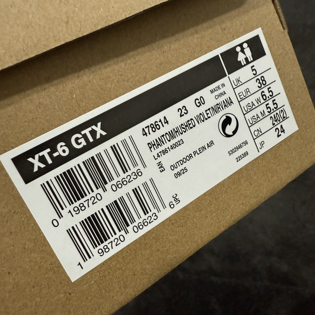 图片[9]-【巅峰升级版】 Salomon XT-6 GTX 防水款新配色478614 萨洛蒙复古潮流户外机能登山跑鞋 纯原外贸平台特供订单 耗时半年巨作 全套原纸板楦头开发 原厂特供网布配套加持 确保原汁原味 完美呈现版型 原档数据独家私模五层组合大底 原装Ortholite轻量化鞋垫 中底布带钢印编号 原厂TPU锁扣 进口港宝加持 后跟自然饱满 还原公司包裹性 鞋面以“锯齿”状的包裹系统呈现 在基色底之下加入了各种色点缀 将公司的最新技术和时尚前卫的造型融入耐用的长跑款式中 鞋面由 TPU 薄膜制成 并焊接在高耐磨网眼上 使其既时尚又坚固 由 ACS底盘支撑 可增强稳定性和支撑力 以及由橡胶凸耳 Contragrip外底覆盖的 EVA 缓冲中底 旨在应对崎岖的地形 鞋舌上的彩色Salomon 标签、Quicklace 系统以及鞋头、鞋舌和鞋跟上的附加品牌使细节更加完美 让穿着者可以轻松驾驭户外与通勤下的任何运动生活场景 无缝鞋身户外随意纵横 颜值与脚感兼备 出街通勤 绝对非常吸睛 你值得拥有 尺码：36 36.5 37.5 38 38.5 39 40 40.5 41 42 42.5 43 44 44.5 45-选品中心