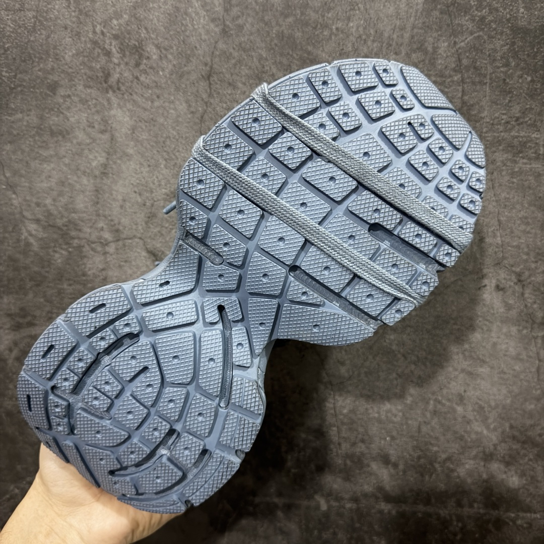 图片[9]-【XA版本】BALENCIAGA 3XL Sneakers 巴黎世家十代网布系带低帮走秀复古老爹鞋 全套原纸板楦头开发 最原汁原味的灵魂版型 全鞋荧光划线卡点 胶水把控整洁度追求极致完美 每一双都是工艺品 多重QC质检 超越公司货的品控标准 实实在在的免检产品 原盒原配 正确字体电绣 粗细、位置、大小正确 侧边TPU 透气孔匹配意产原版 正确分离大底 TPU软底 原版一致大底LOGO 立体感十足 原厂皮料水洗做旧 采购原厂网纱 不含皮革 网布材料和聚氨酯 磨损效果 鞋头边缘和后帮 Balenciaga 徽标 鞋面和后跟凸印尺码 鞋舌 3XL 橡胶品牌标识和反光细节 鞋帮拉袢和鞋舌拉祥 配反光细节 备用鞋带在鞋履前侧 可在穿着前取下 便于不同造型搭配 偏大一码 尺码：35-46-选品中心