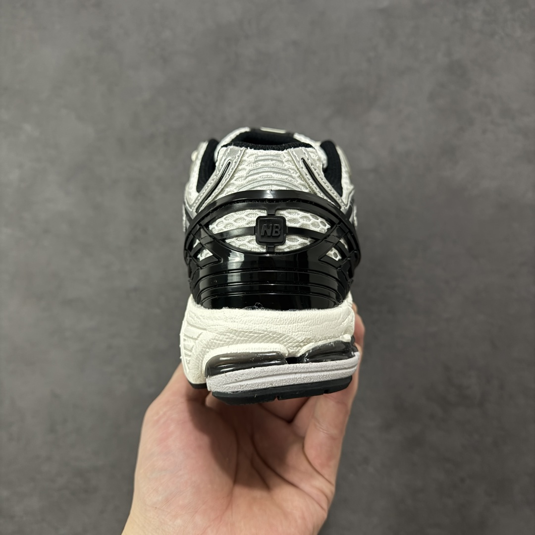 图片[4]-【公司级】New Balance M1906系列复古单品宝藏老爹鞋 复古元素叠加 质感超级棒 楦版型材料细节做工精细 作为NB最经典的档案鞋型之一 与2002一样，1906有着NB最成熟的技术加持和复古款式，而本次推出的版本参照2002r的定位，相信会在性价两端做出权衡。单从造型上来看，依旧是vibe风格，味道很正，细节也很酷，这双1906r无疑必能打入复古跑鞋爱好者的年度鞋款名录 货号：M1906RER 尺码： 36 37 37.5 38 38.5 39.5 40 40.5 41.5 42 42.5 43 44 45-选品中心