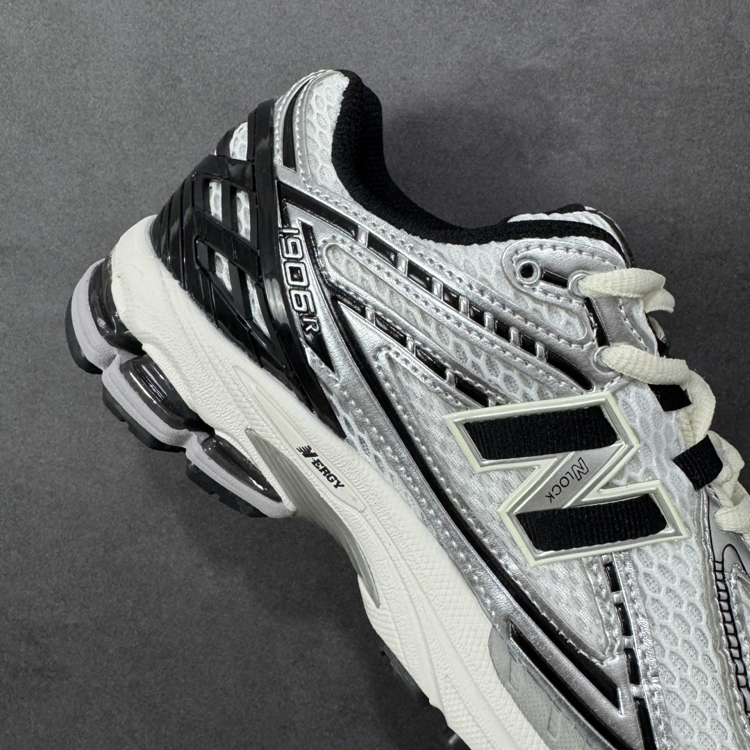 图片[6]-【公司级】New Balance M1906系列复古单品宝藏老爹鞋 复古元素叠加 质感超级棒 楦版型材料细节做工精细 作为NB最经典的档案鞋型之一 与2002一样，1906有着NB最成熟的技术加持和复古款式，而本次推出的版本参照2002r的定位，相信会在性价两端做出权衡。单从造型上来看，依旧是vibe风格，味道很正，细节也很酷，这双1906r无疑必能打入复古跑鞋爱好者的年度鞋款名录 货号：M1906RER 尺码： 36 37 37.5 38 38.5 39.5 40 40.5 41.5 42 42.5 43 44 45-选品中心