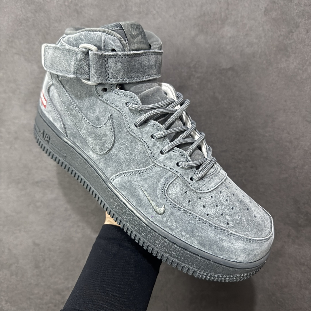 图片[3]-【定制版】Nike Air Force 1 MID Supreme联名 空军一号中帮休闲板鞋 定制鞋盒 原楦头原纸板 纯正空军版型 内置全掌气垫 货号：DV0788-002 尺码：36 36.5 37.5 38 38.5 39 40 40.5 41 42 42.5 43 44 44.5 45-选品中心