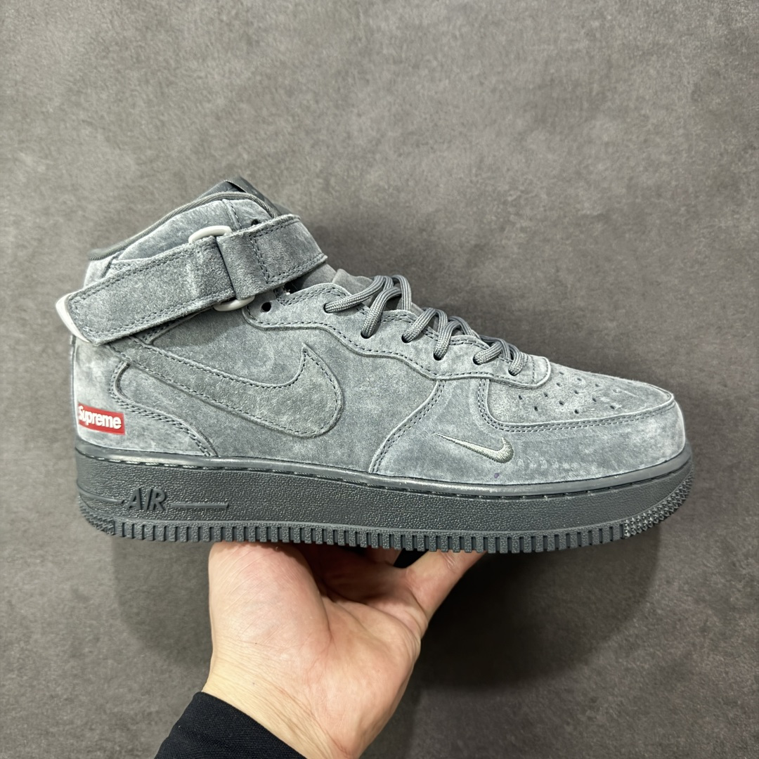 【定制版】Nike Air Force 1 MID Supreme联名 空军一号中帮休闲板鞋 定制鞋盒 原楦头原纸板 纯正空军版型 内置全掌气垫 货号：DV0788-002 尺码：36 36.5 37.5 38 38.5 39 40 40.5 41 42 42.5 43 44 44.5 45-选品中心