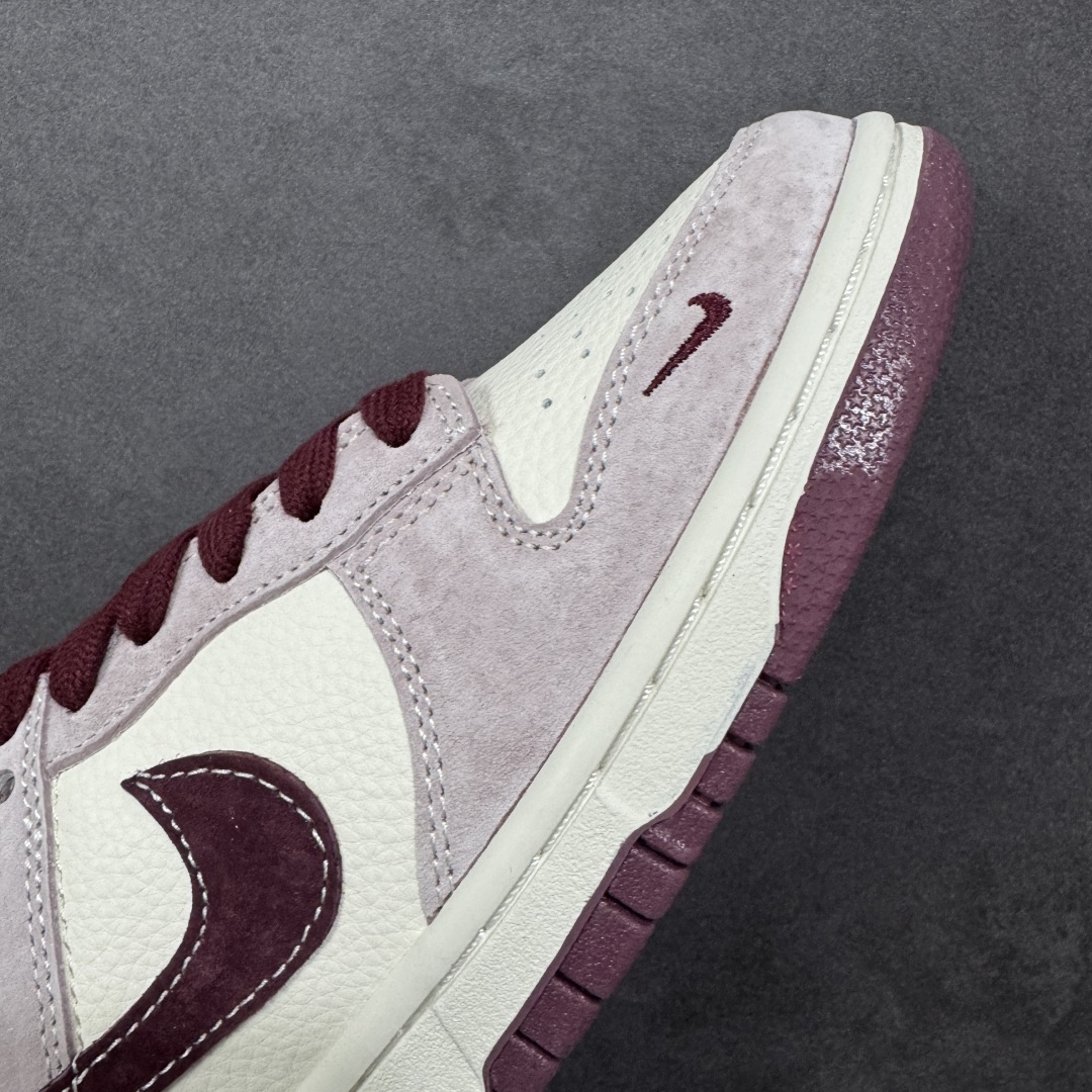 图片[5]-【定制版】Nike SB Dunk Low 马年限定 猪八红北面 高端定制 低帮休闲板鞋 #定制鞋盒 大厂纯原品质出货 超高清洁度 皮料切割干净无任何毛边 细节完美 货号：DN3168-016 尺码：36 36.5 37.5 38 38.5 39 40 40.5 41 42 42.5 43 44 44.5 45-选品中心