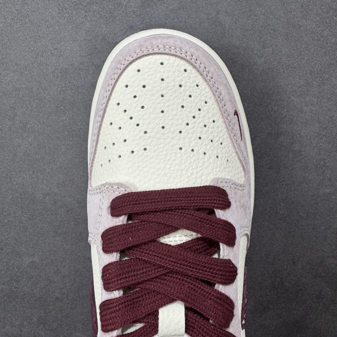 图片[8]-【定制版】Nike SB Dunk Low 马年限定 猪八红北面 高端定制 低帮休闲板鞋 #定制鞋盒 大厂纯原品质出货 超高清洁度 皮料切割干净无任何毛边 细节完美 货号：DN3168-016 尺码：36 36.5 37.5 38 38.5 39 40 40.5 41 42 42.5 43 44 44.5 45-选品中心