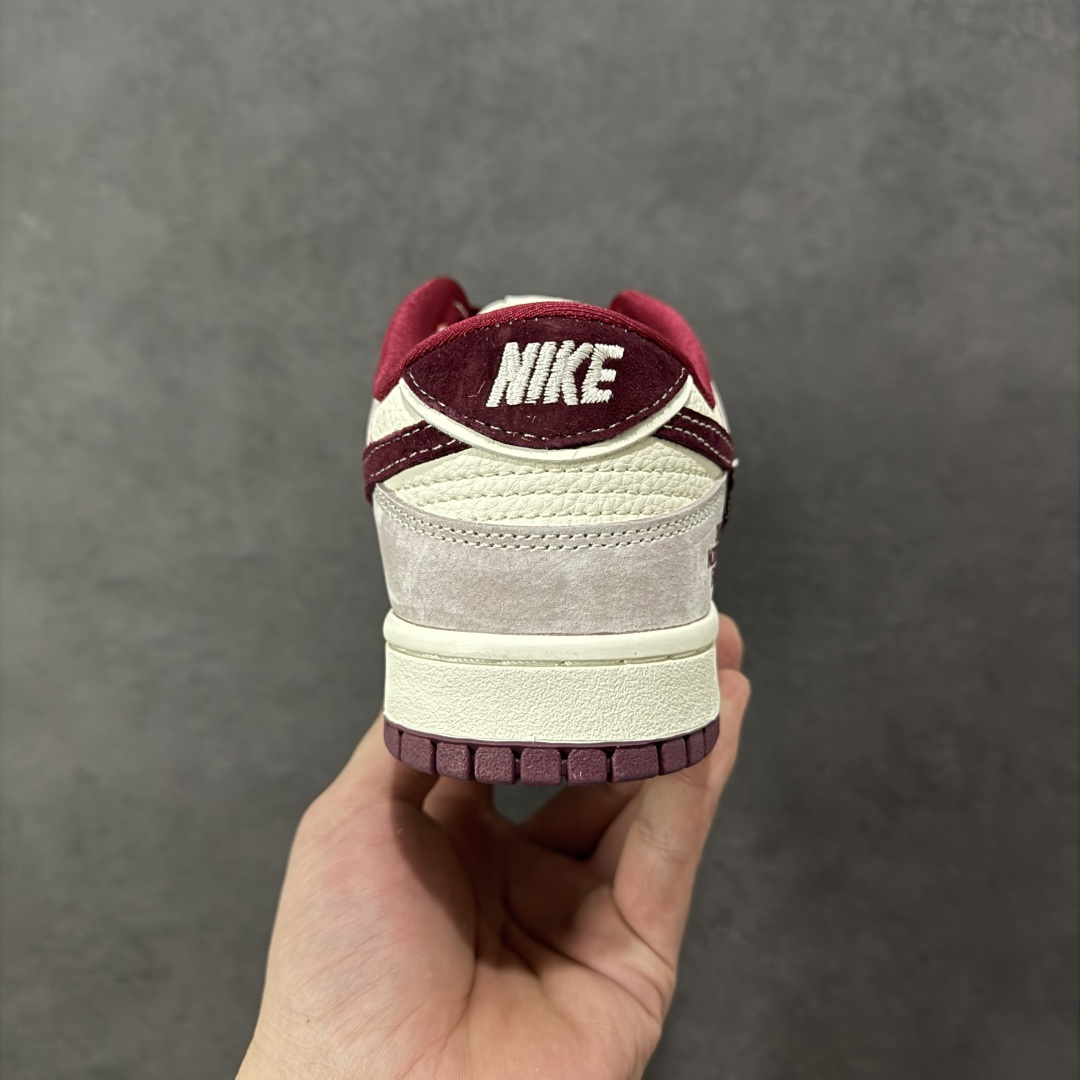 图片[4]-【定制版】Nike SB Dunk Low 马年限定 猪八红北面 高端定制 低帮休闲板鞋 #定制鞋盒 大厂纯原品质出货 超高清洁度 皮料切割干净无任何毛边 细节完美 货号：DN3168-016 尺码：36 36.5 37.5 38 38.5 39 40 40.5 41 42 42.5 43 44 44.5 45-选品中心