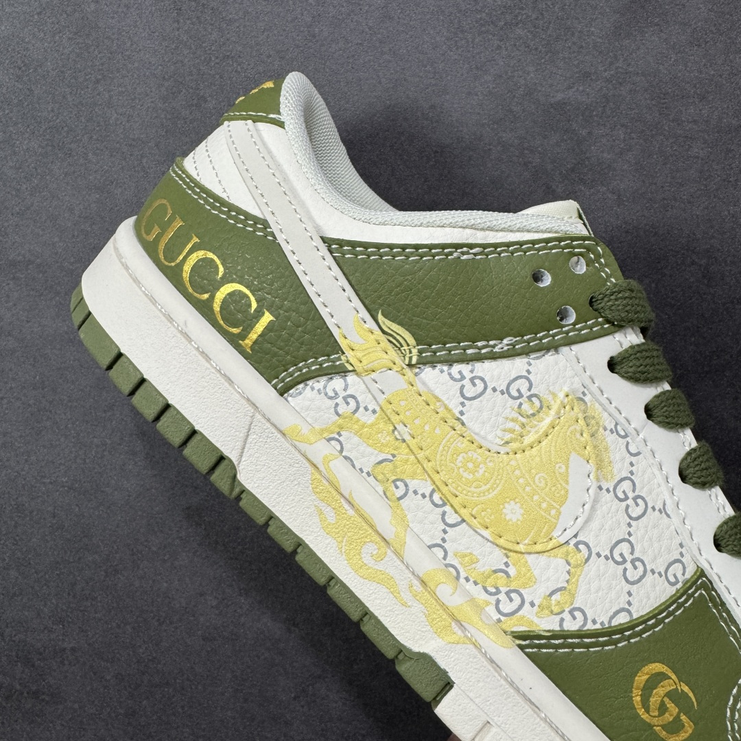 图片[6]-【定制版】Nike SB Dunk Low 马年限定 古驰绿 周年高端定制 低帮休闲板鞋  #定制鞋盒 大厂纯原品质出货 超高清洁度 皮料切割干净无任何毛边 细节完美 货号：SD6888-106  尺码：36 36.5 37.5 38 38.5 39 40 40.5 41 42 42.5 43 44 44.5 45-选品中心